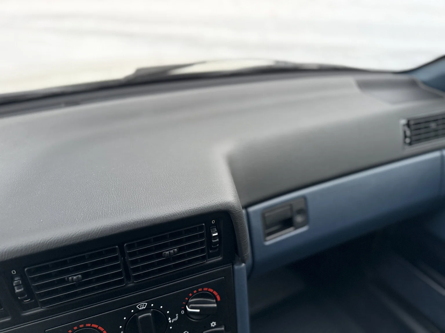 Innenraumfoto von 1994 Volvo 850 2.5 SE (15)