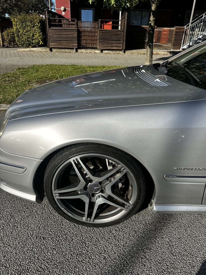 Exterior image of 2004 Mercedes-Benz CL 55 AMG
