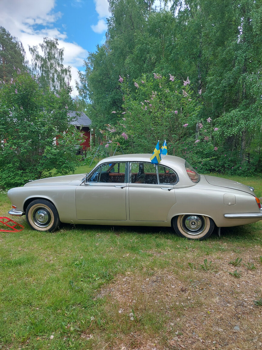 Exterior image of 1968 Jaguar 420 4.2 XK Manuell 