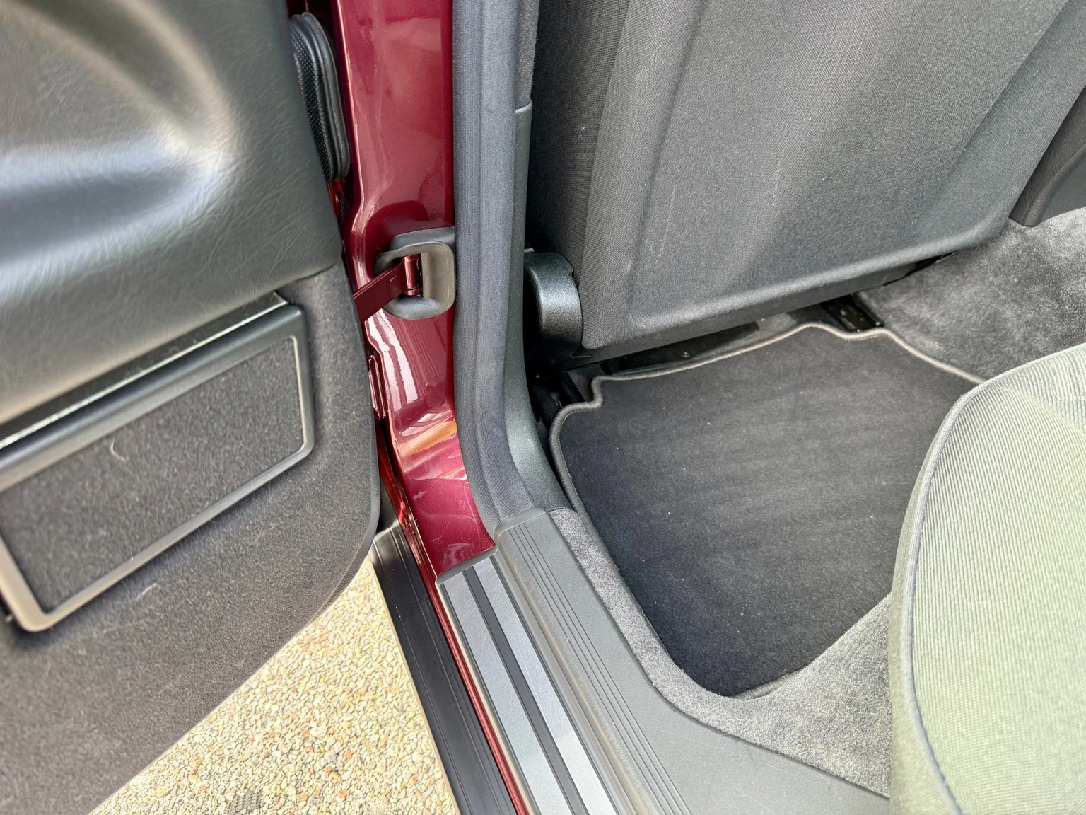 Interior image of 1997 Mercedes-Benz E 290 TD (33)