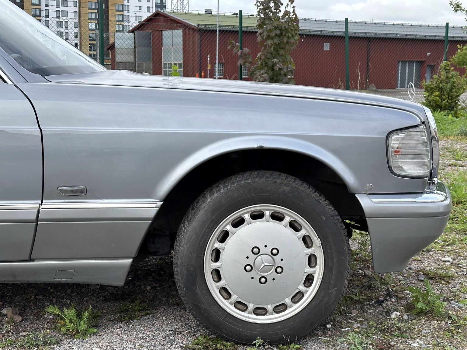 Exterior image of 1987 Mercedes 300 SE