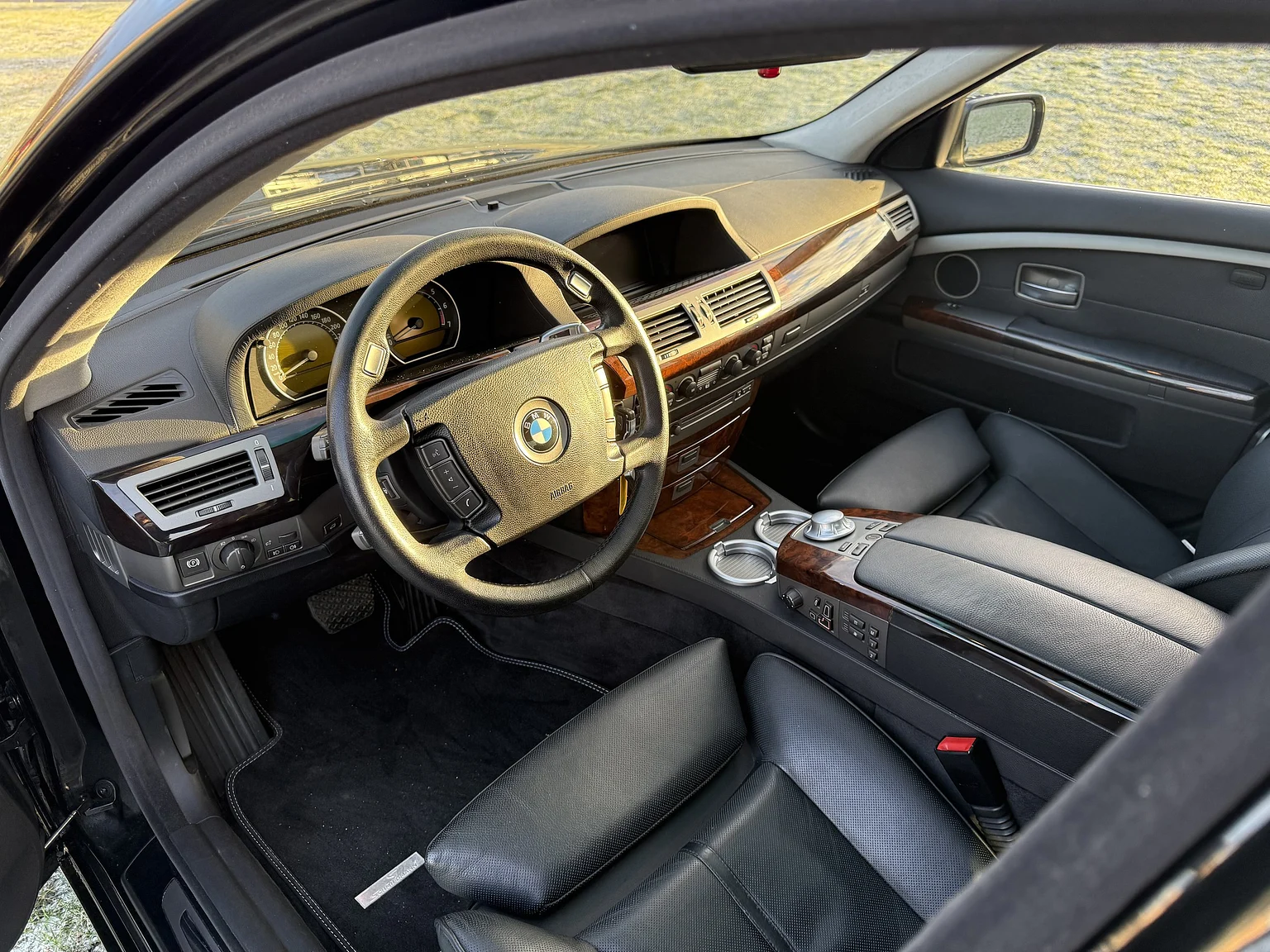 Interiörbild 2003 BMW 760i (3)