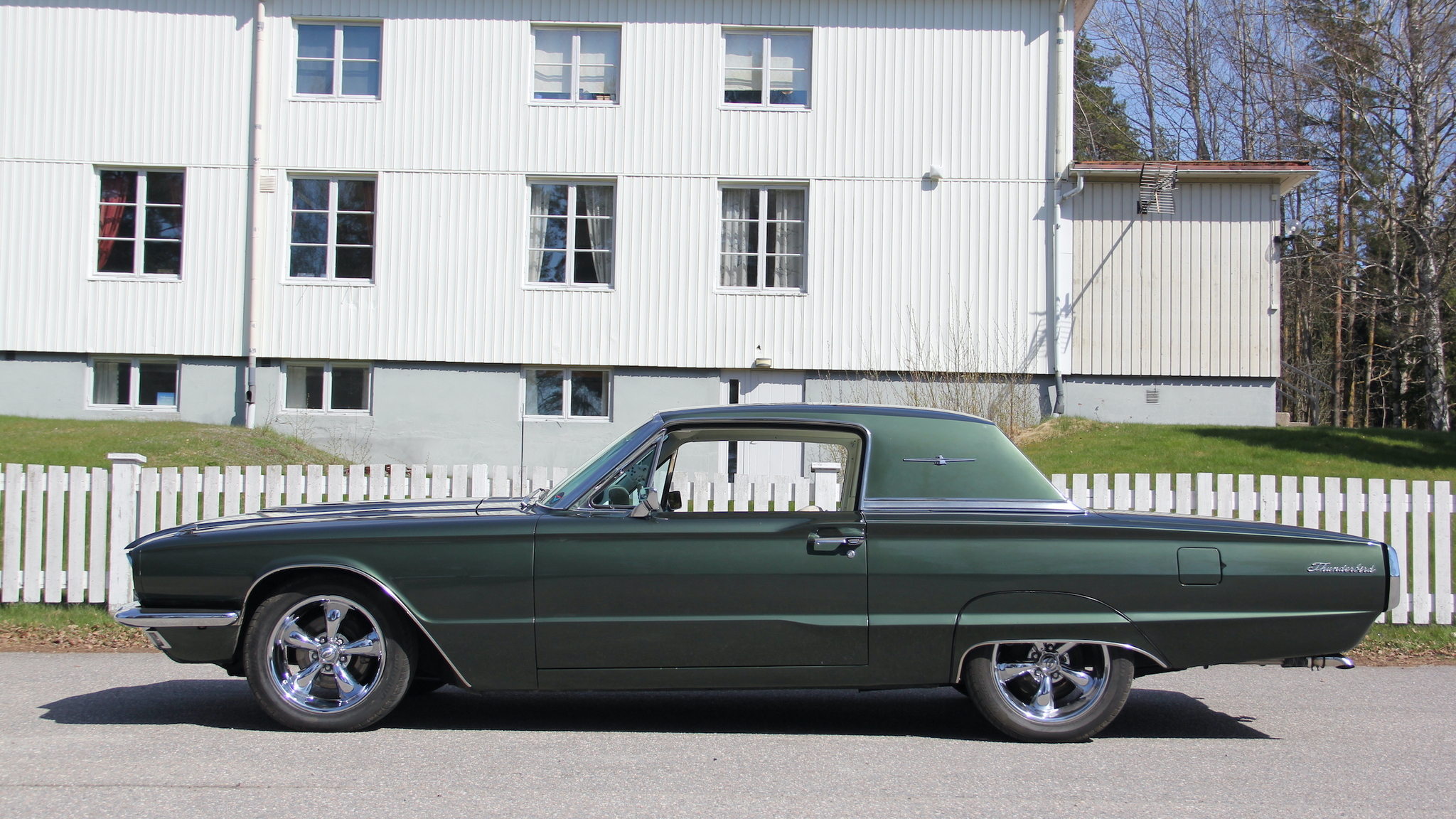Exteriörbild på 1966 Ford Thunderbird Town Hardtop 6.4