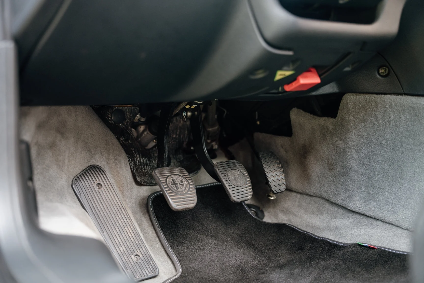 Innenraumfoto von 1999 Alfa Romeo GTV V6 3,0 24V (34)