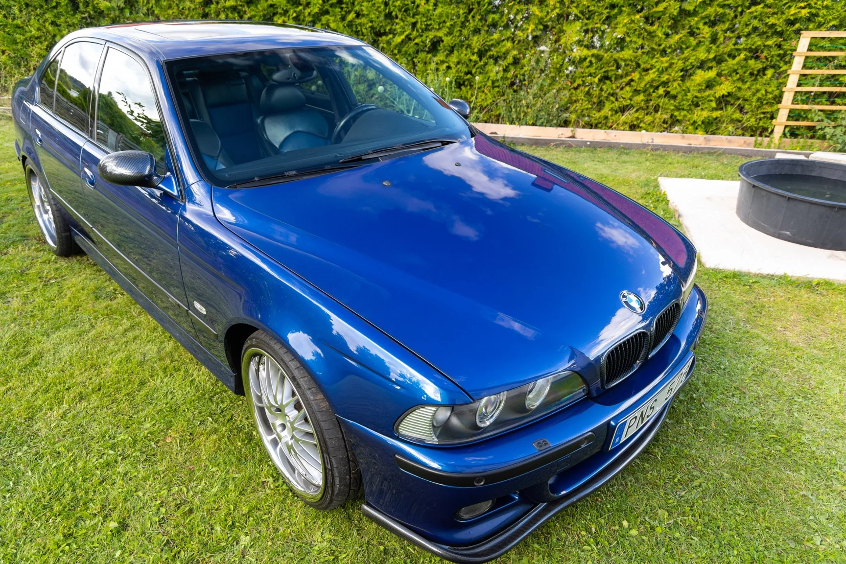 Exterior image of 2002 BMW M5 E39 (48)
