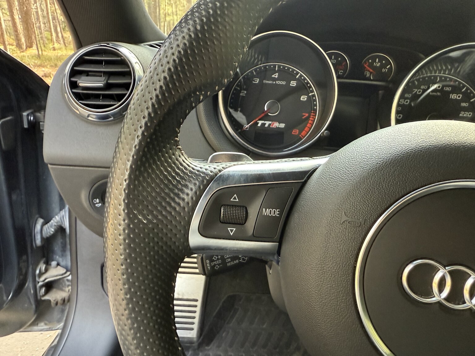 Interior image of 2011 Audi TT RS Coupé
