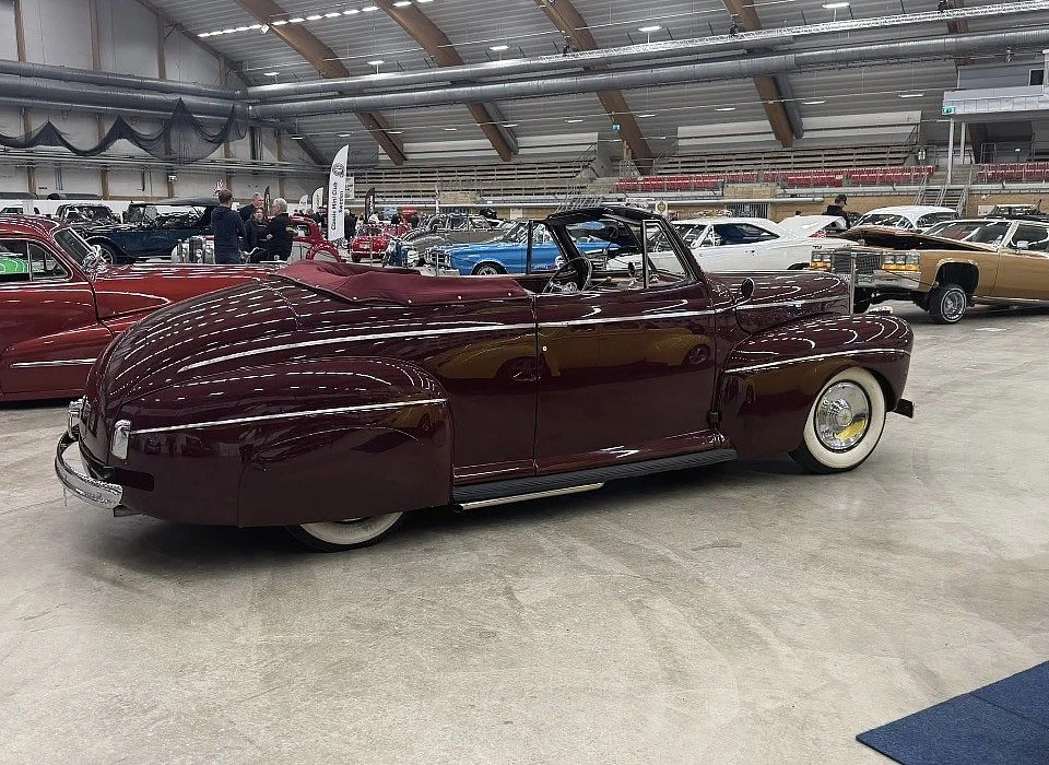 Exteriörbild på 1941 Ford Super De Luxe Cabriolet (21)