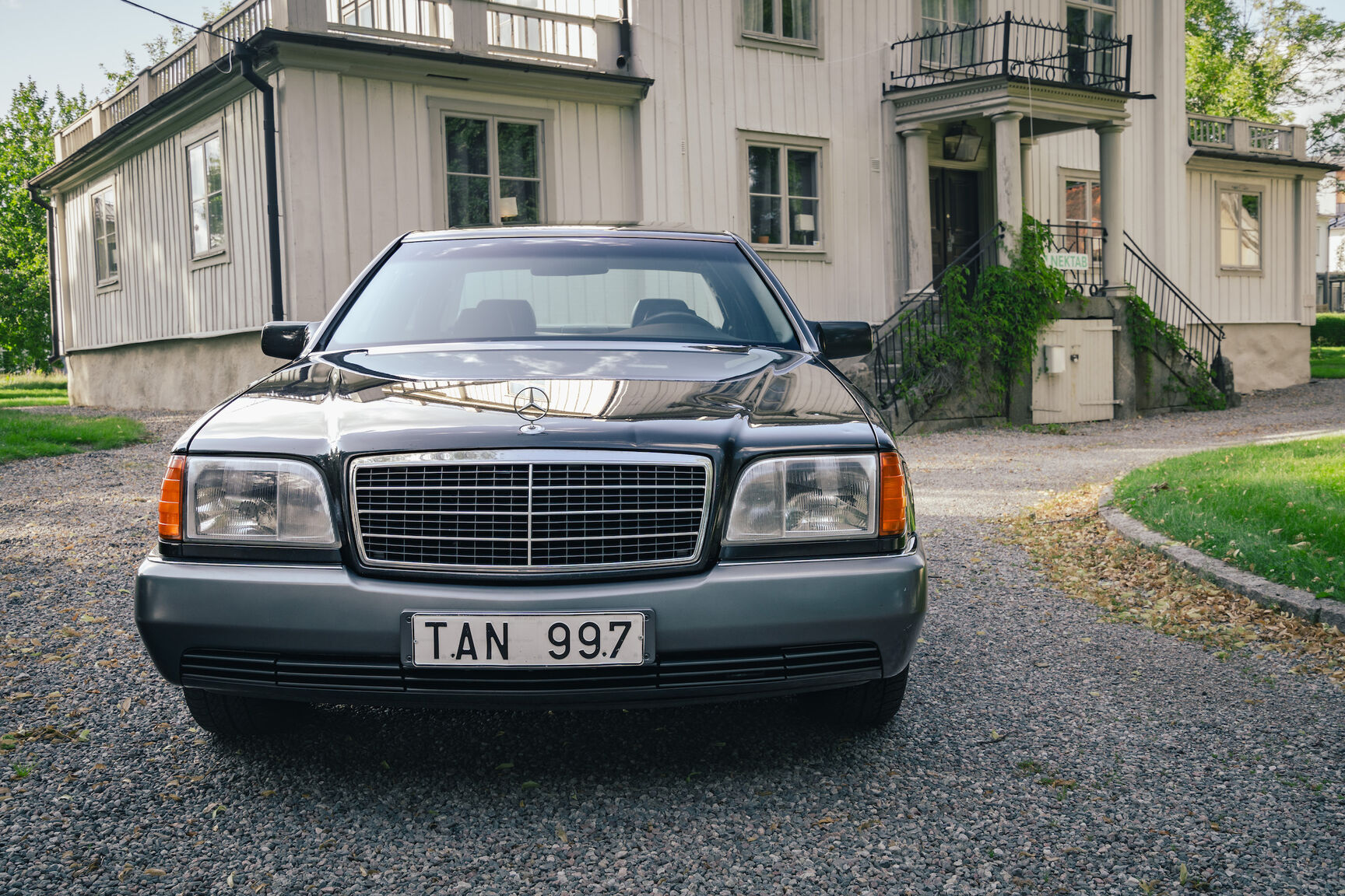 Exterior image of 1992 Mercedes-Benz 500 SE (8)