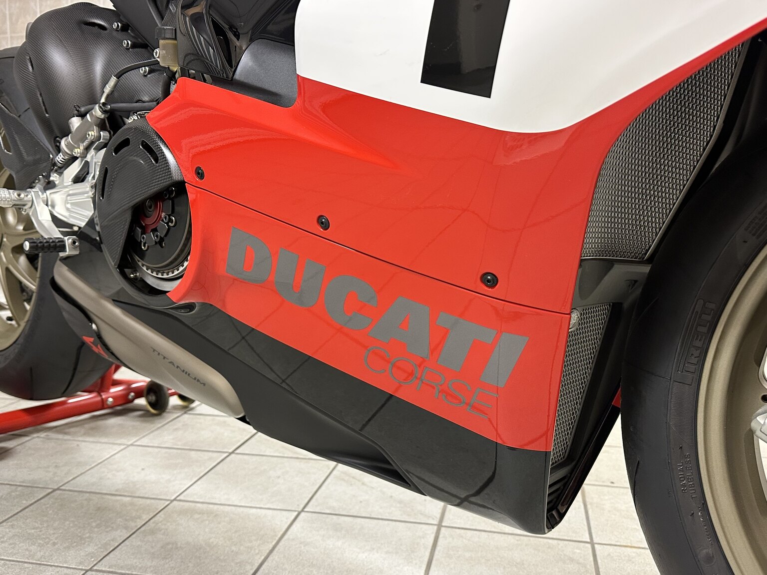 Aussenfoto 2020 Ducati Panigale V4 25° Anniversario (18)