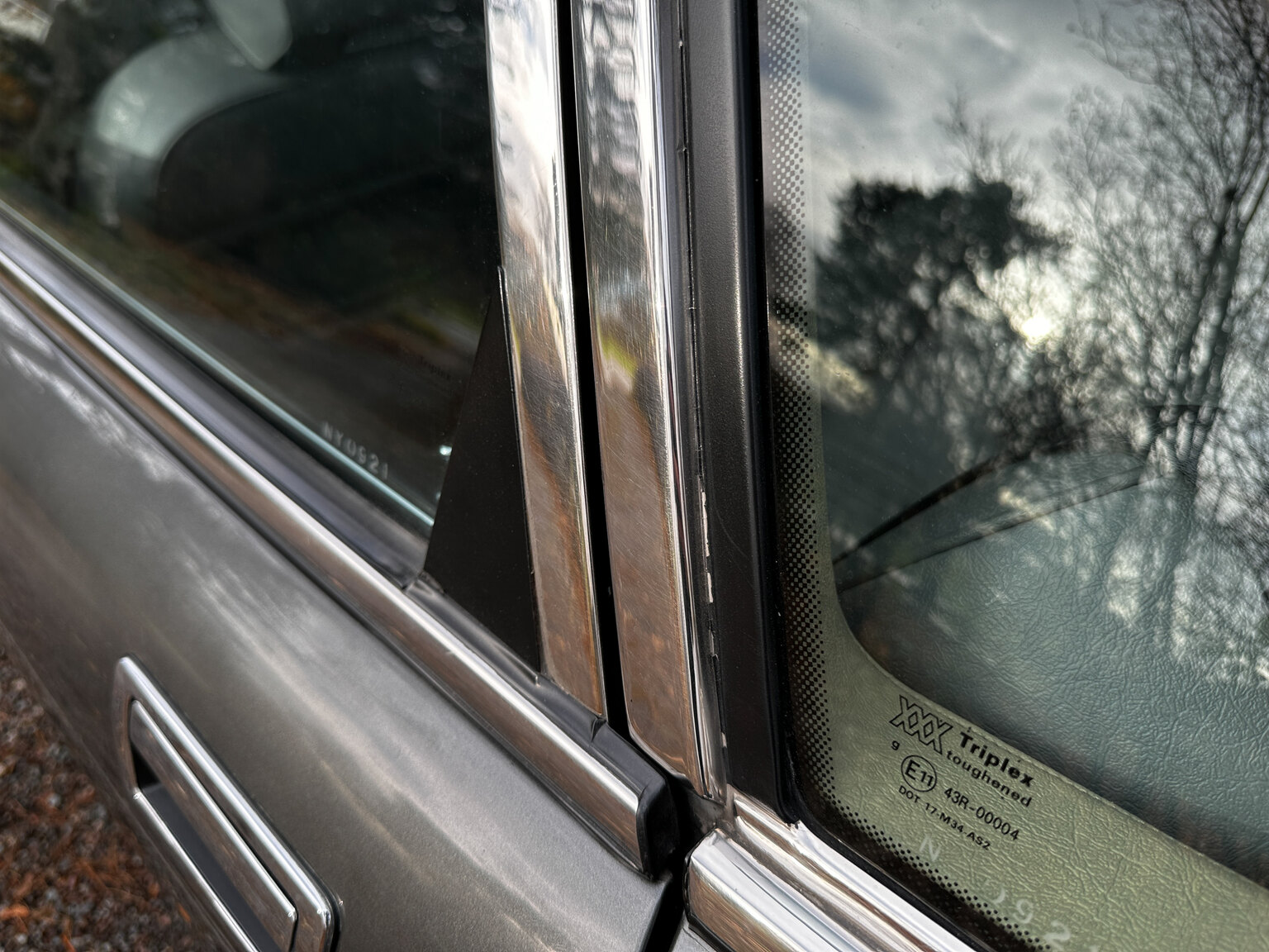 Exteriörbild på 1988 Jaguar XJ Sovereign
