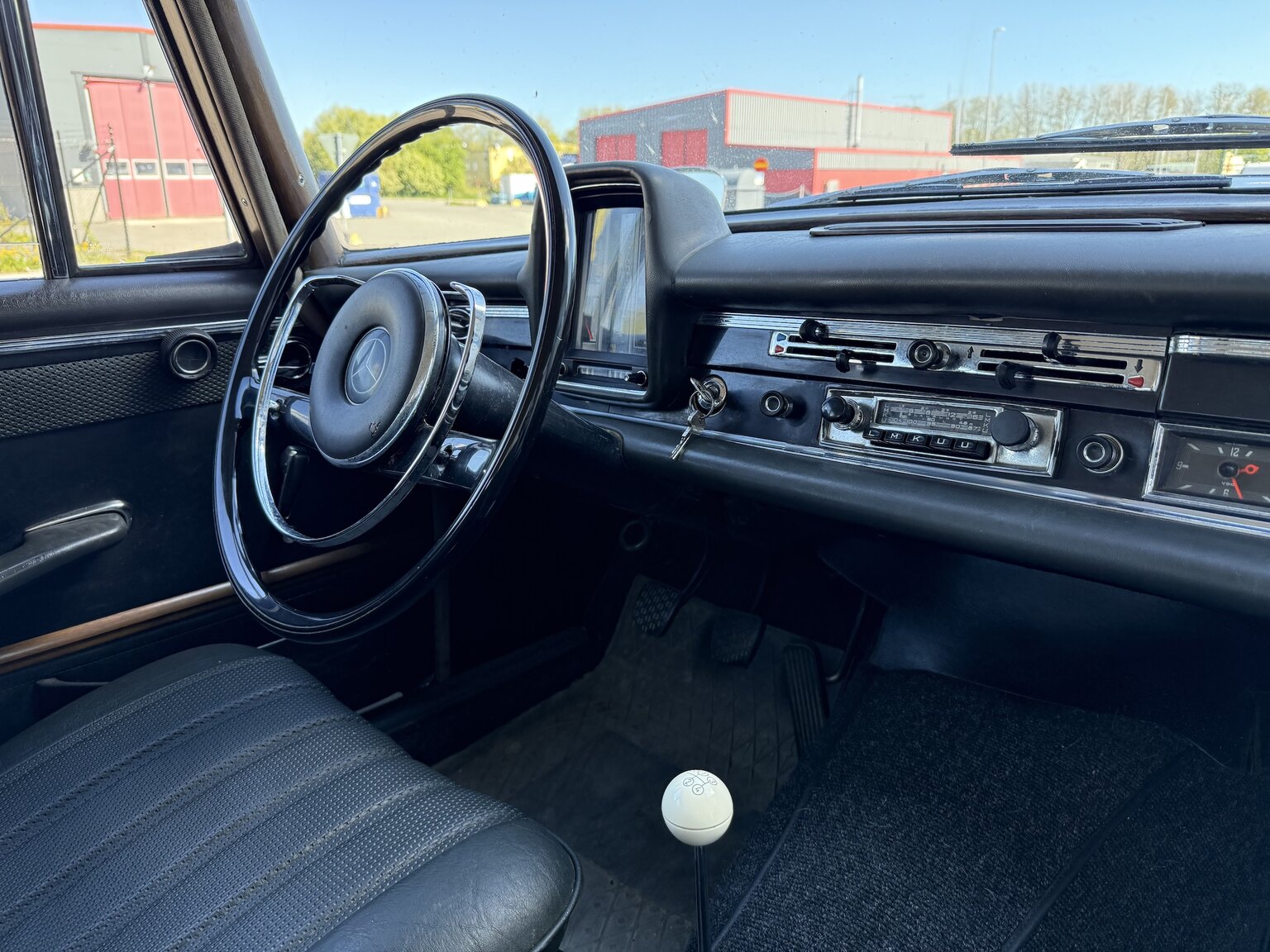 Interior image of 1967 Mercedes-Benz 230 Safari