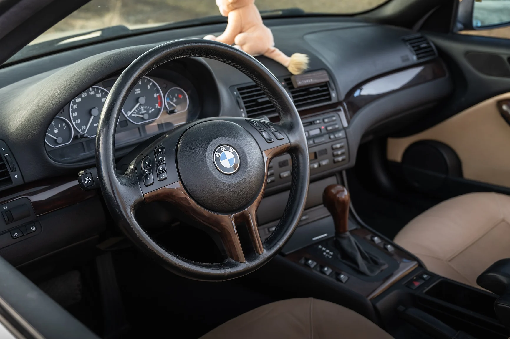 Innenraumfoto von 2001 BMW 330 Ci (32)