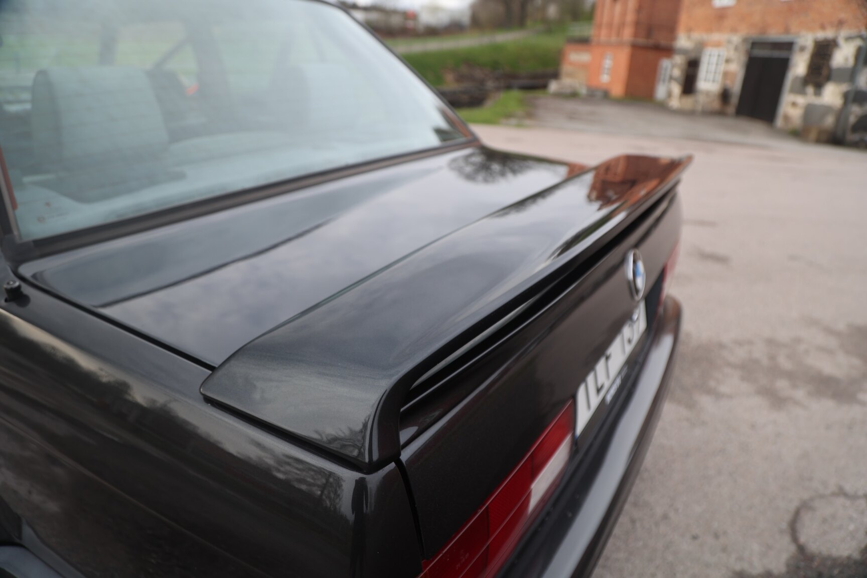 Exterior image of 1989 BMW 325i