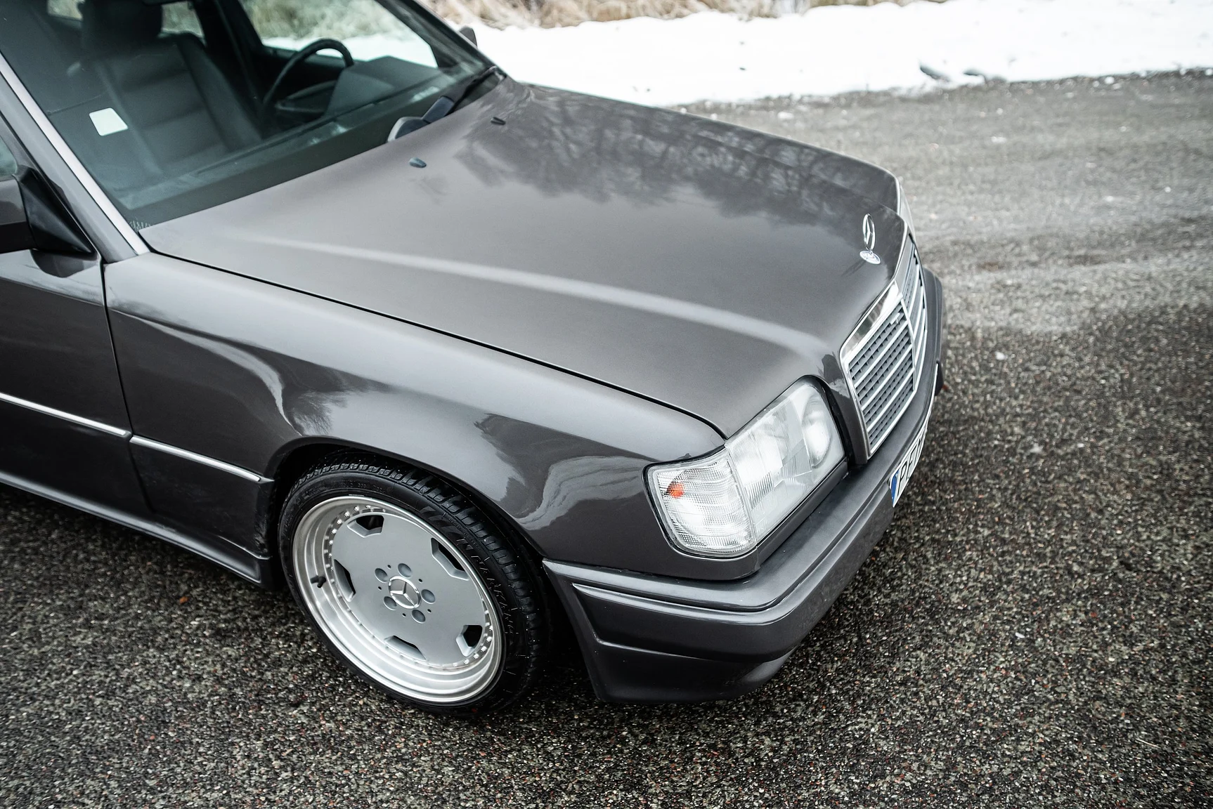 Exterior image of 1993 Mercedes-Benz E 320 "AMG" (9)