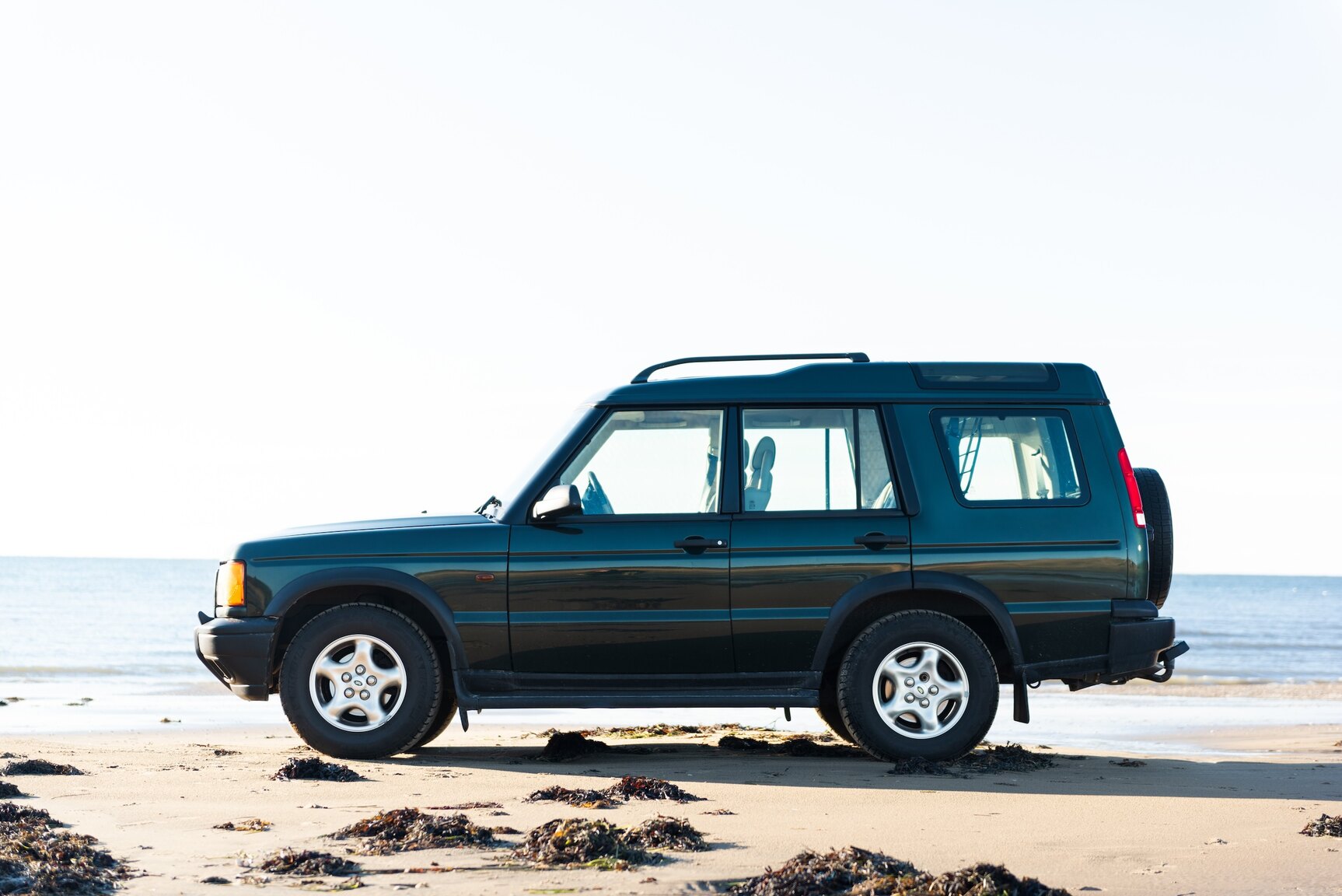 Exterior image of 1999 Land Rover Discovery 4.0 V8