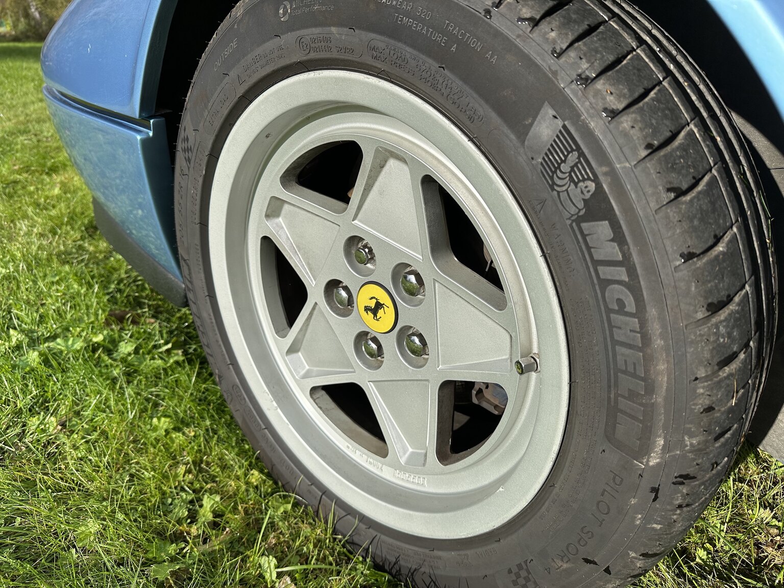 Aussenfoto 1986 Ferrari 328 GTS