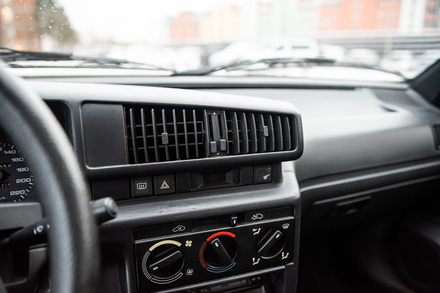 Interior image of 1991 Peugeot 405 Break SRI (42)
