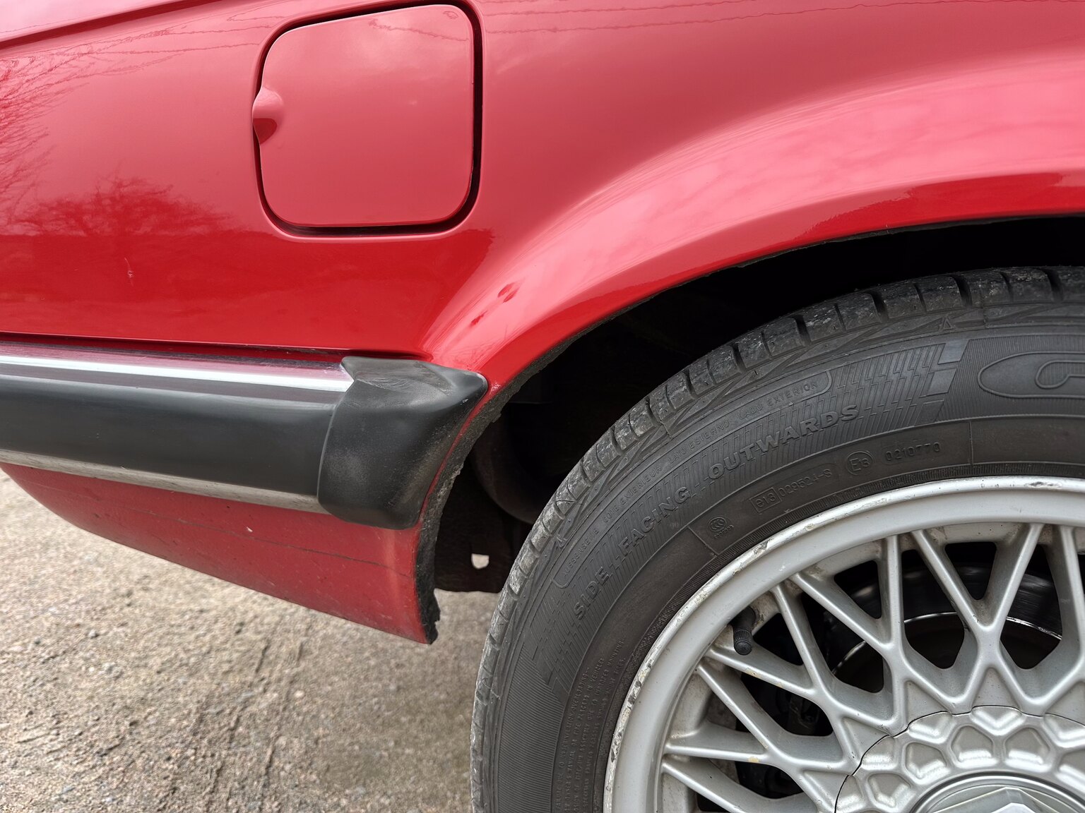 Exterior image of 1987 BMW 325i Convertible (61)