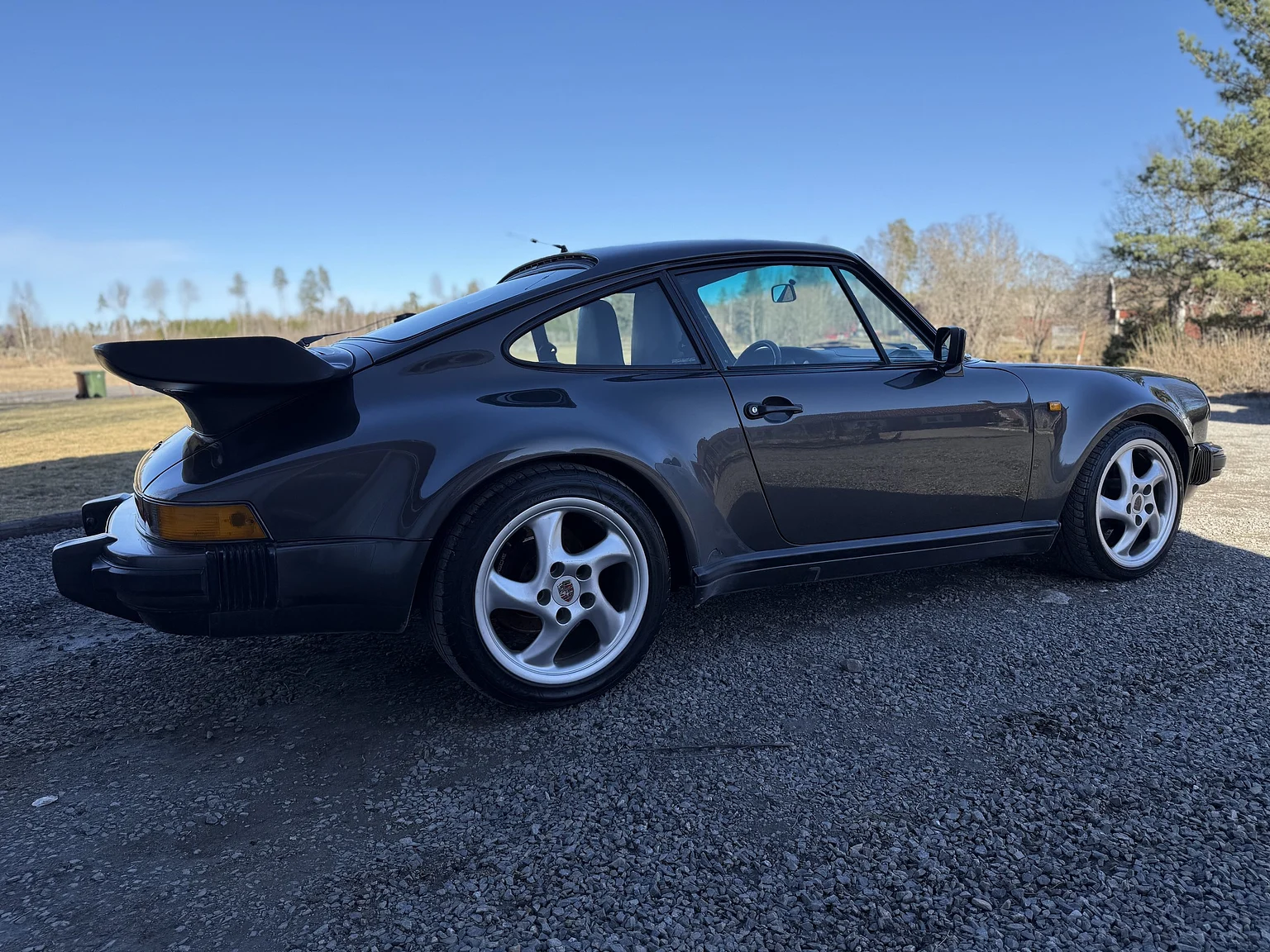 Aussenfoto 1989 Porsche 911 / 930 3.3 Turbo 5-speed (14)