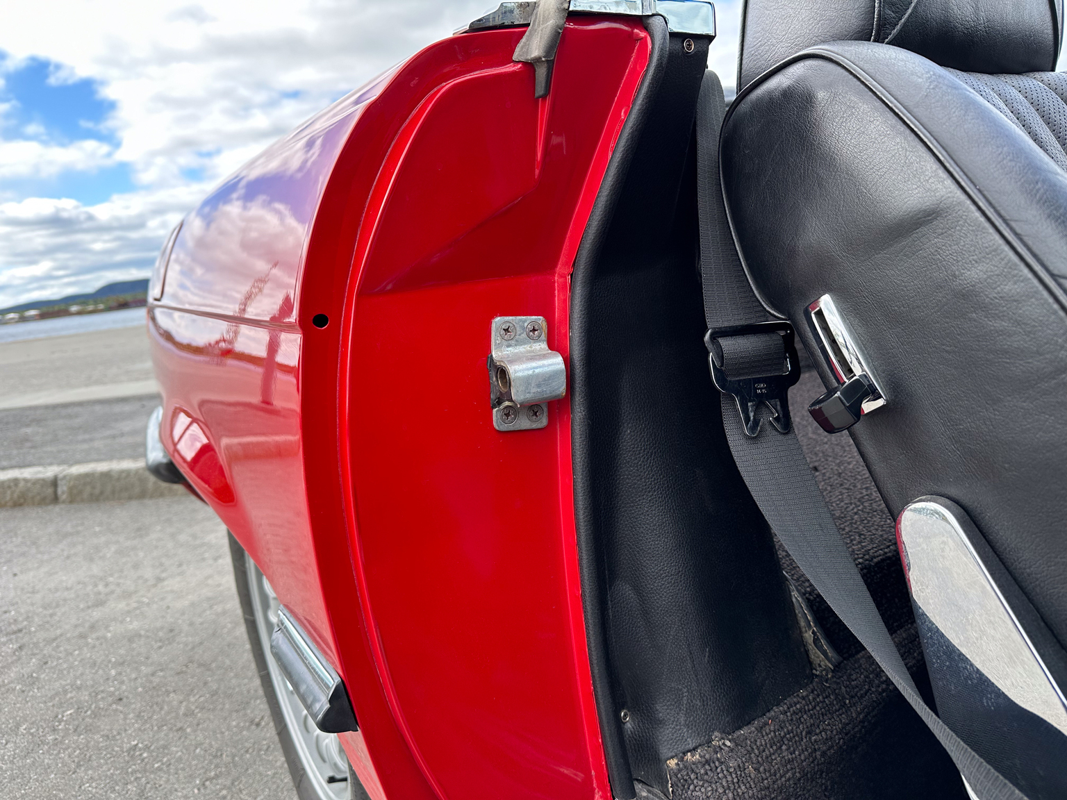 Innenraumfoto von 1975 Mercedes-Benz 280 SL