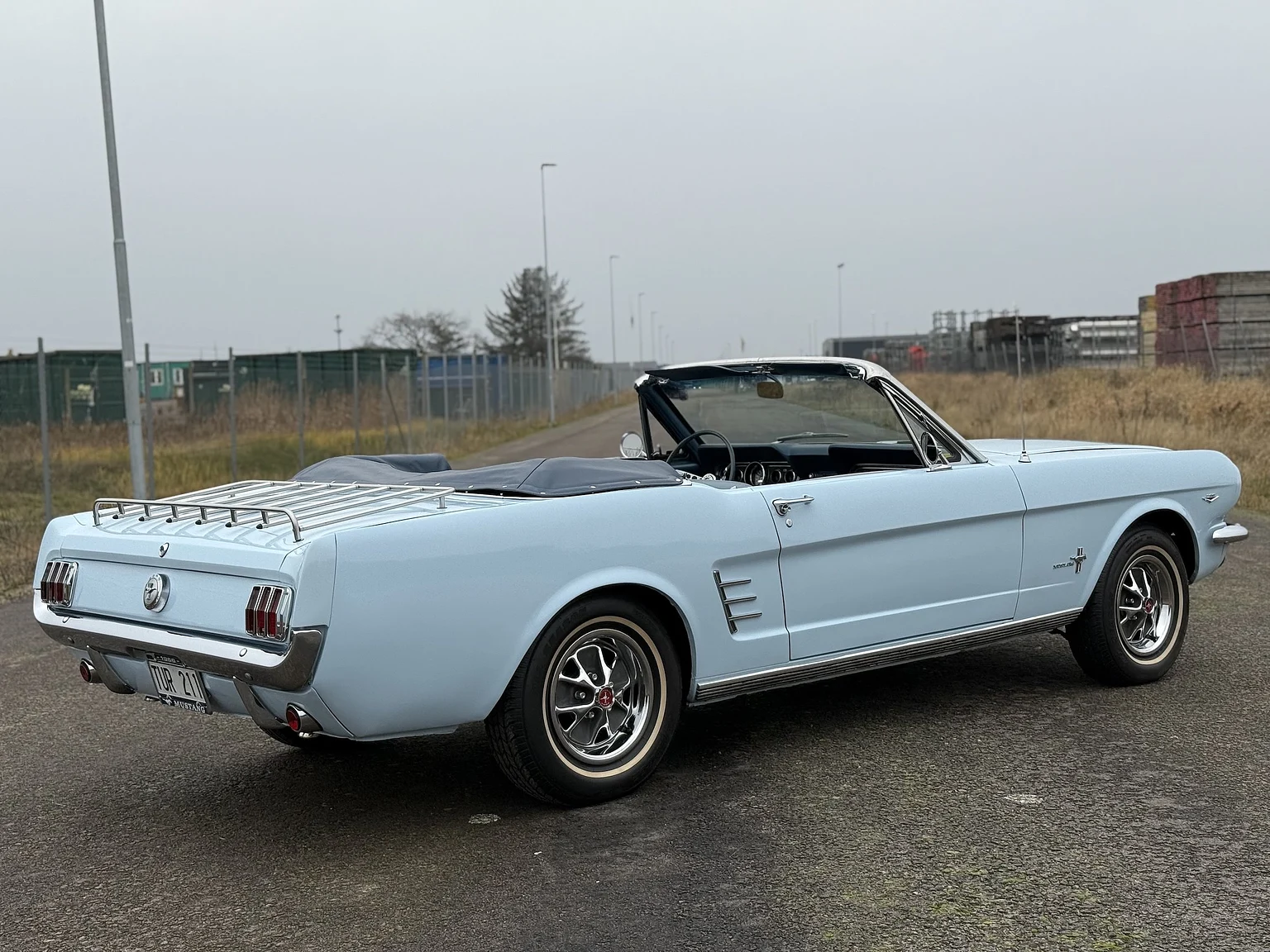 Exteriörbild på 1966 Ford Mustang Convertible 289 V8 (11)
