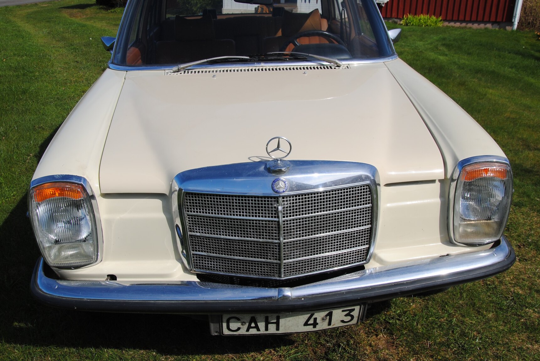 Exteriörbild på 1971 Mercedes-Benz 220D