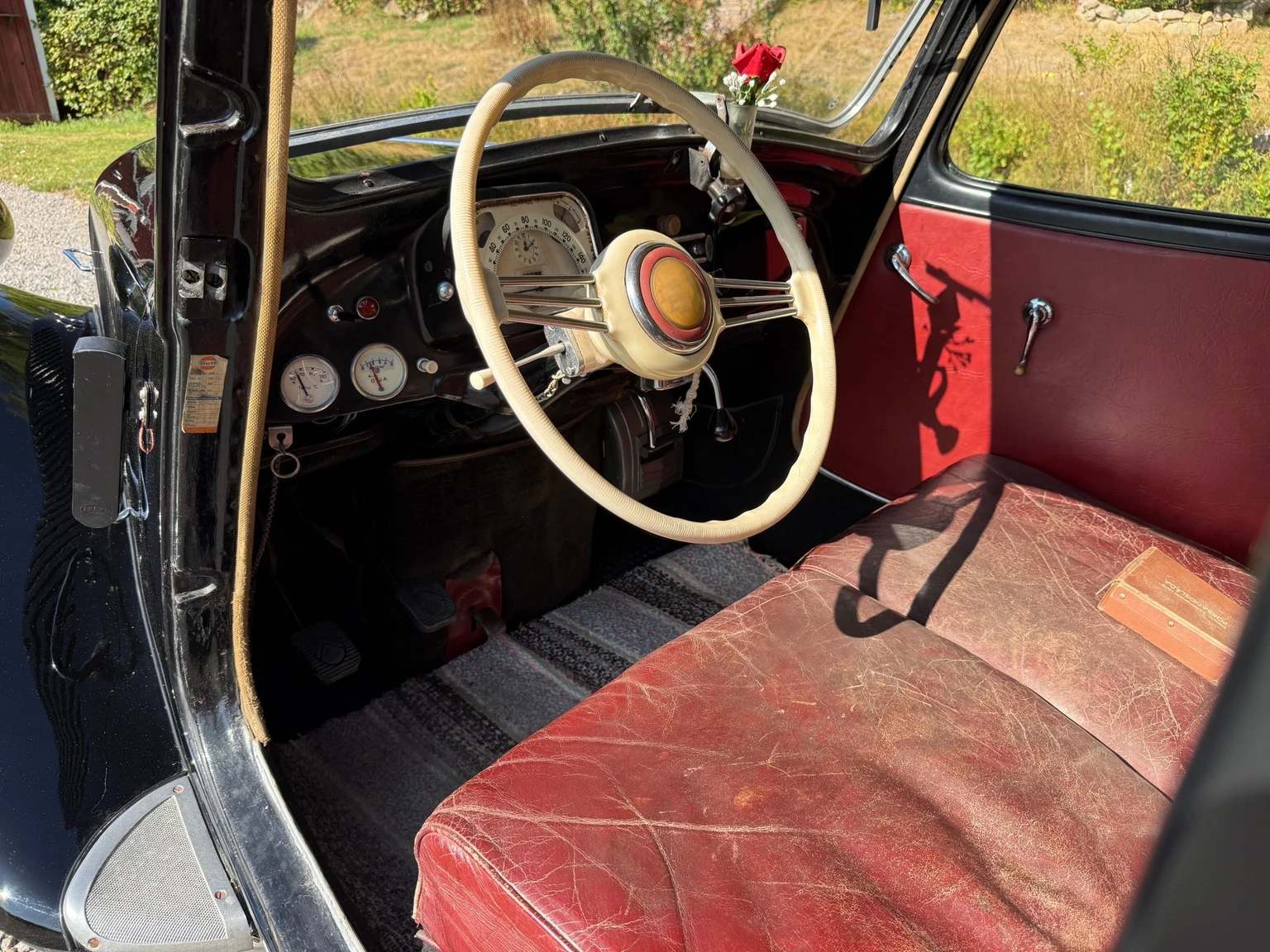 Interior image of 1951 Citroën CV 11  Sedan  (1)