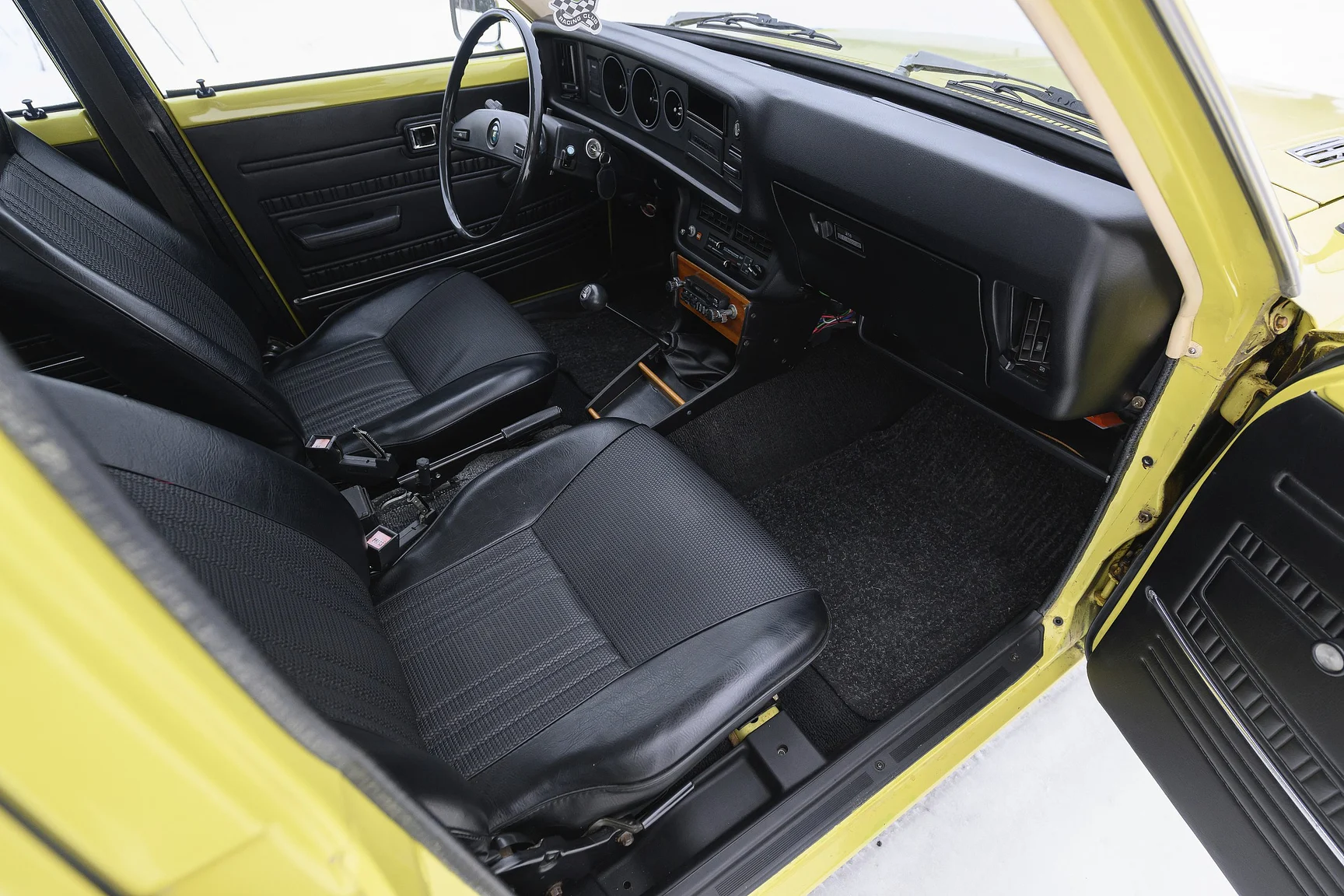 Interiörbild 1975 Toyota Corolla KE30 (1)