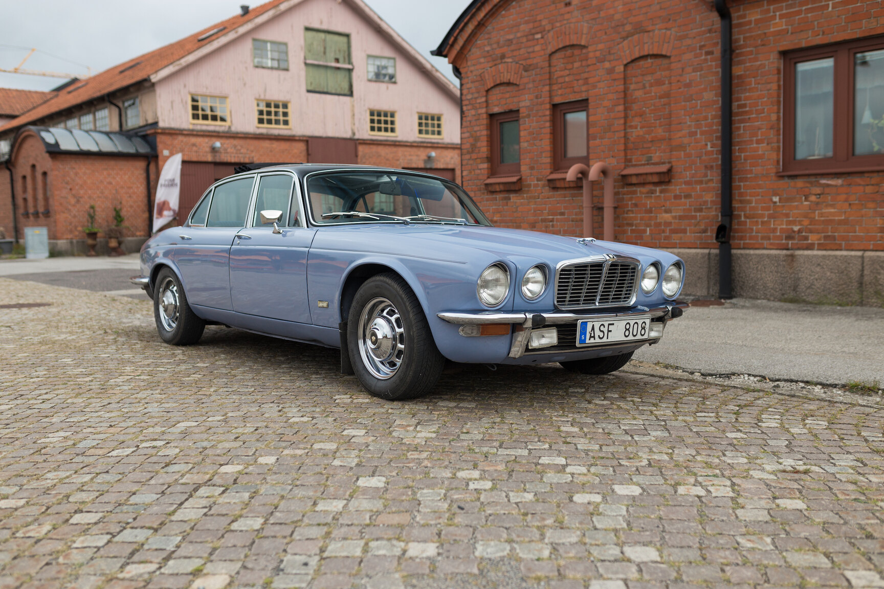 Aussenfoto 1975 JAGUAR XJ6  (68)