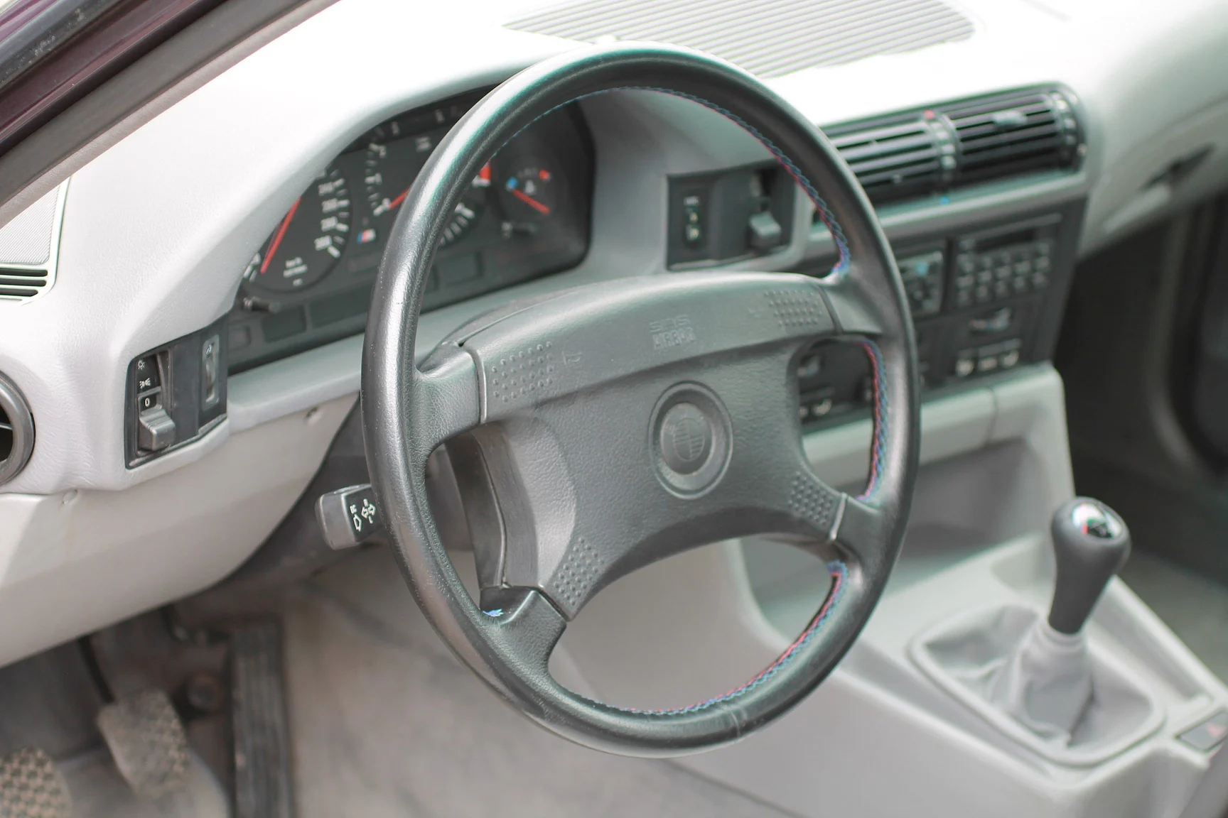 Innenraumfoto von 1993 BMW M5 Touring 3.8 Manual (25)