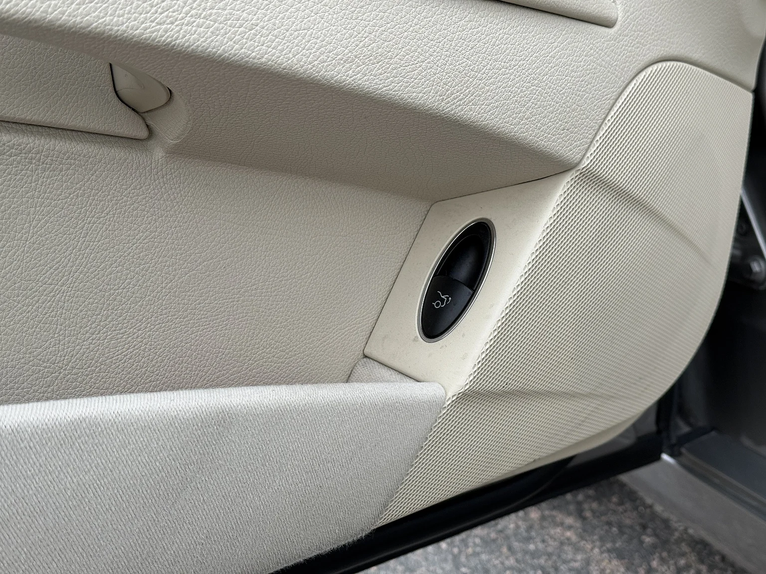 Interiörbild 2004 Mercedes-Benz E 500 7G-Tronic (19)