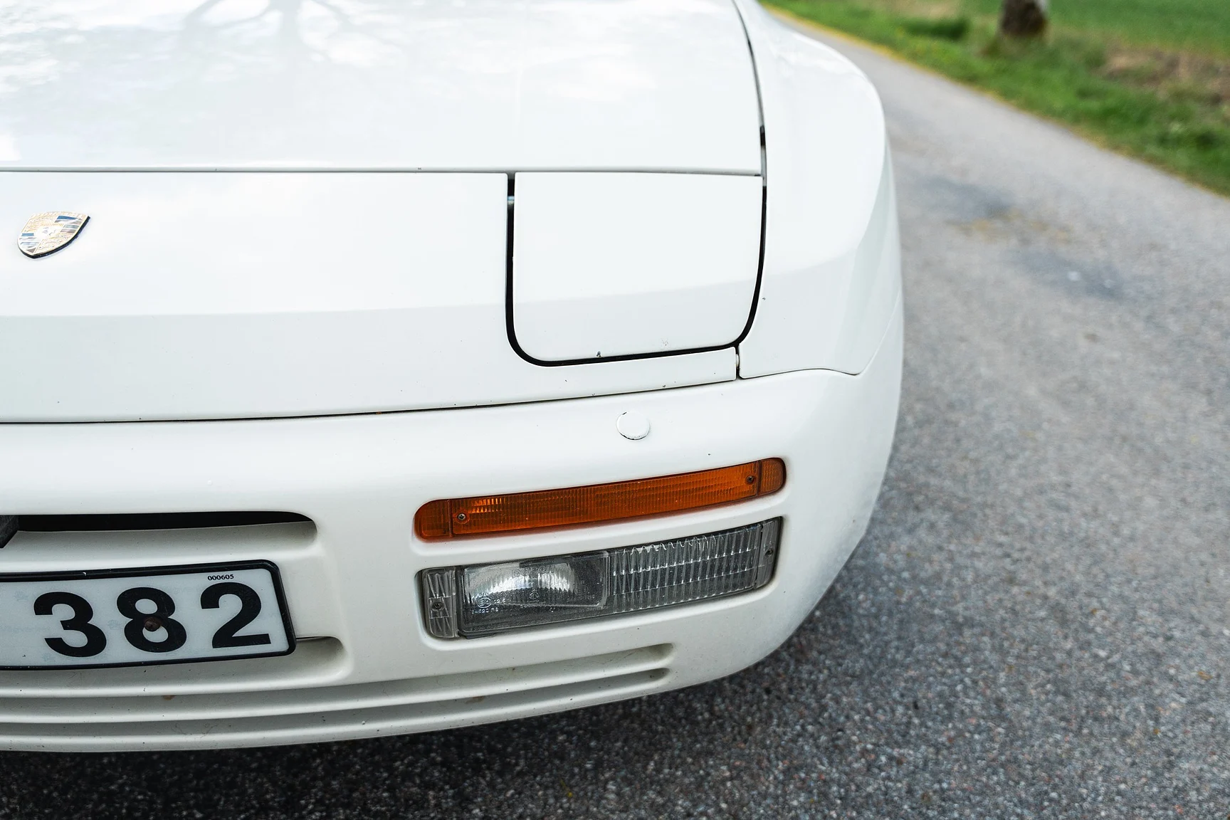 Exterior image of 1990 Porsche 944 S2 Cabriolet  (30)