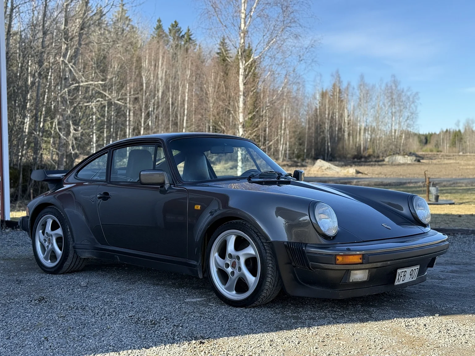 Aussenfoto 1989 Porsche 911 / 930 3.3 Turbo 5-speed (3)