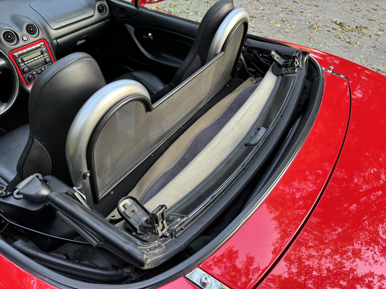 Innenraumfoto von 2004 Mazda MX-5