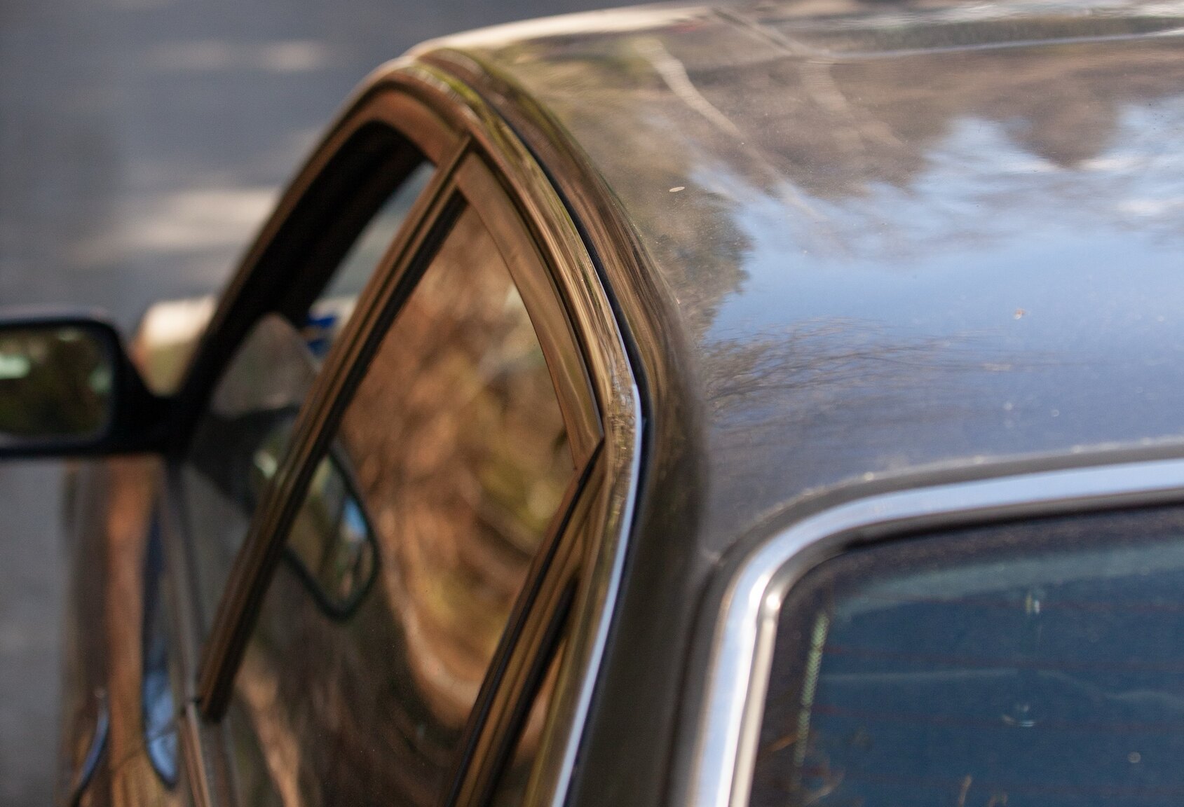 Exterior image of 1997 Jaguar XJ6 3.2