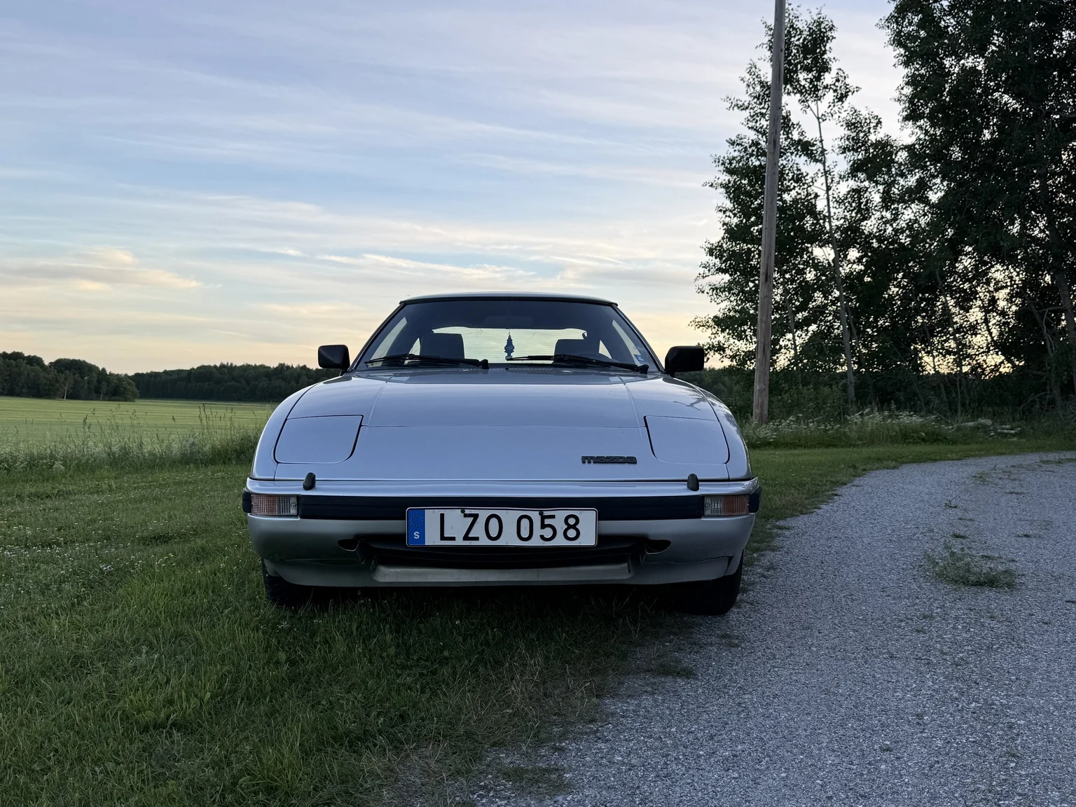 Exteriörbild på 1983 Mazda RX-7 (3)