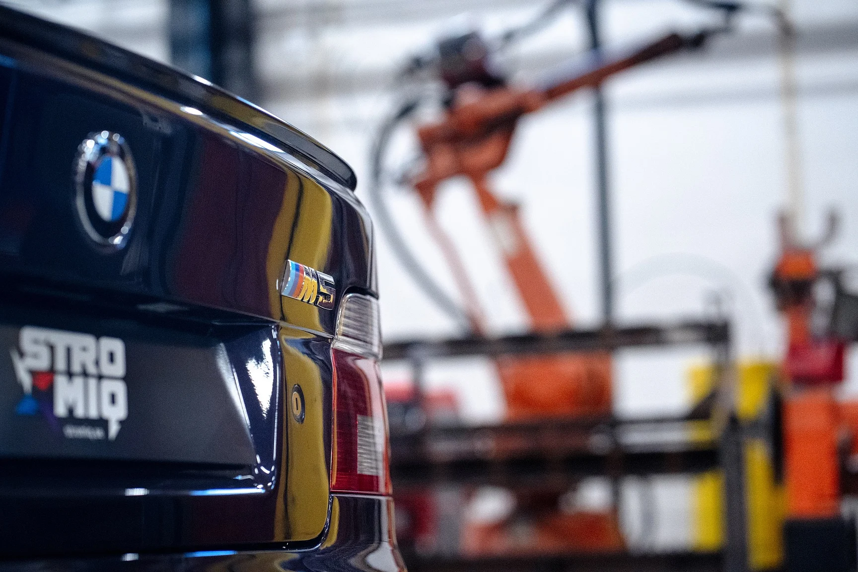 Exteriörbild på 2002 BMW M5 E39 (117)