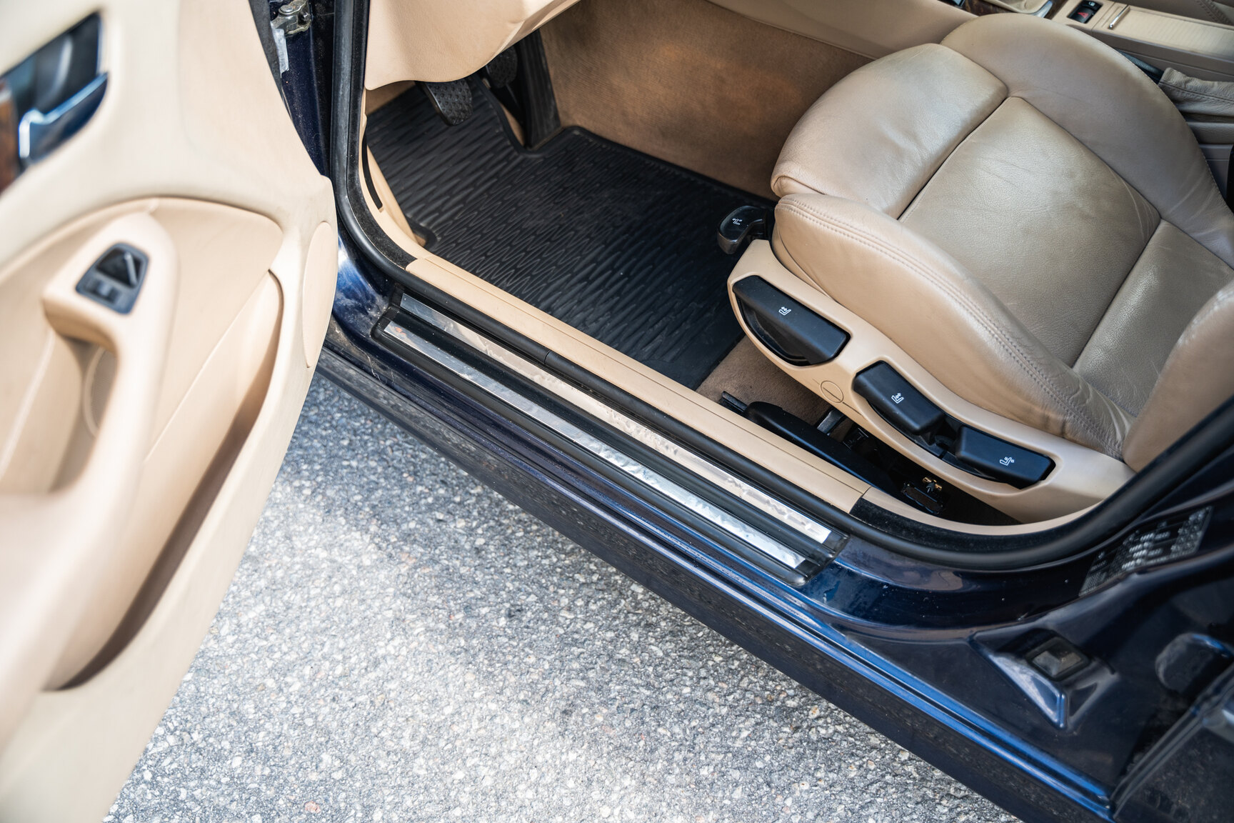 Innenraumfoto von 2003 BMW 320i Touring