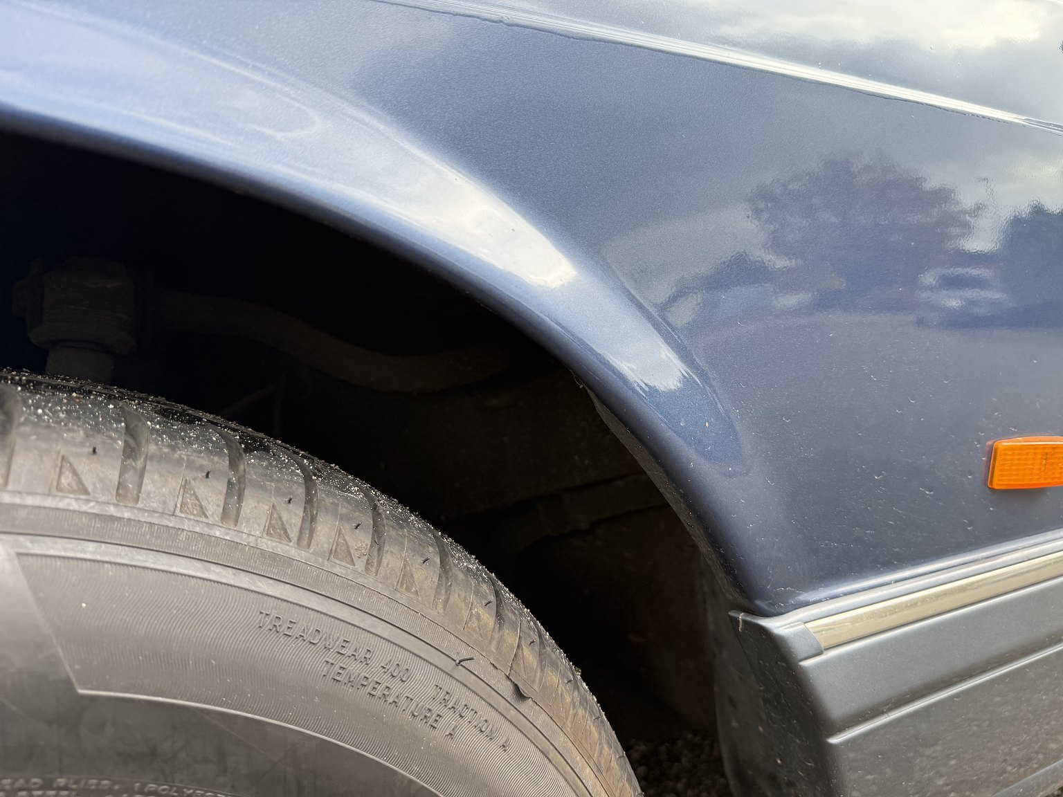 Exteriörbild på 1987 Mercedes-Benz 300 SE