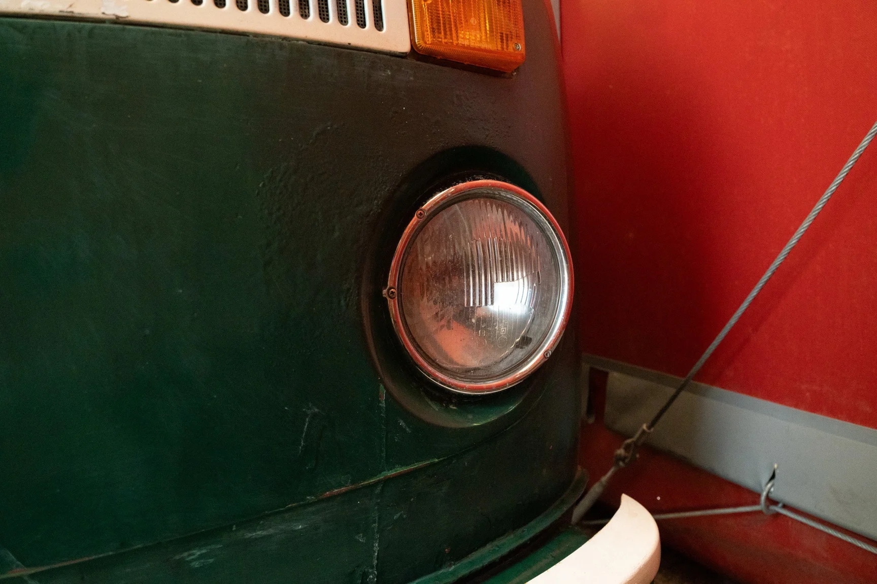 Exterior image of 1974 Volkswagen Typ 2 Bay Window (26)