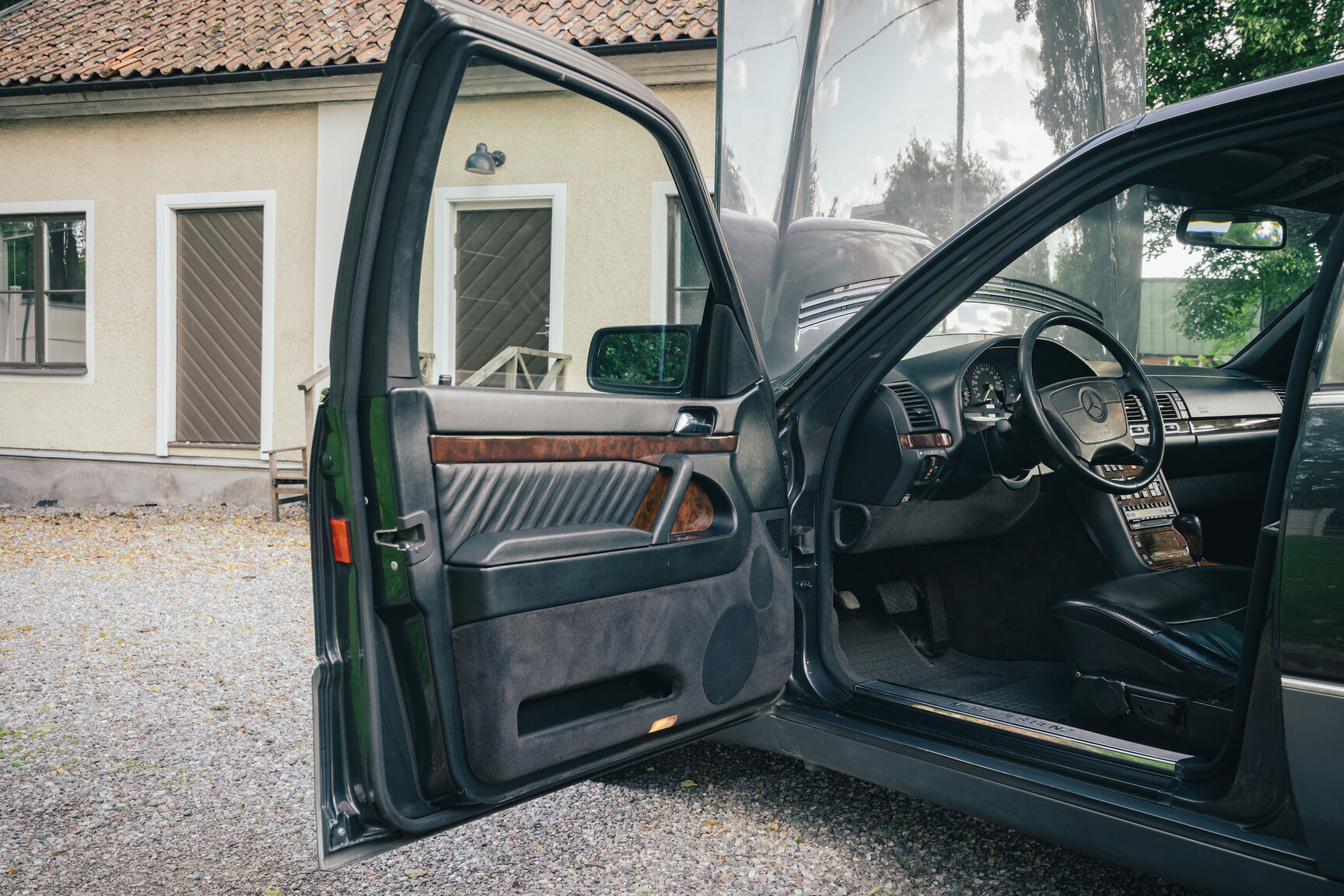 Interior image of 1992 Mercedes-Benz 500 SE (1)