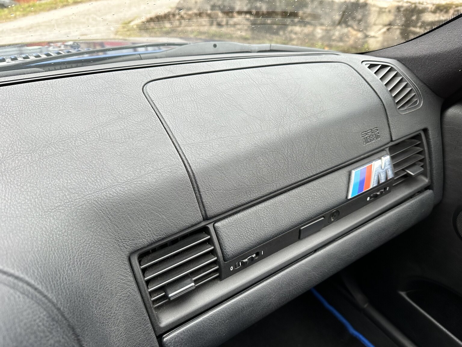 Innenraumfoto von 1996 BMW 328i Coupé E36 M-Sport