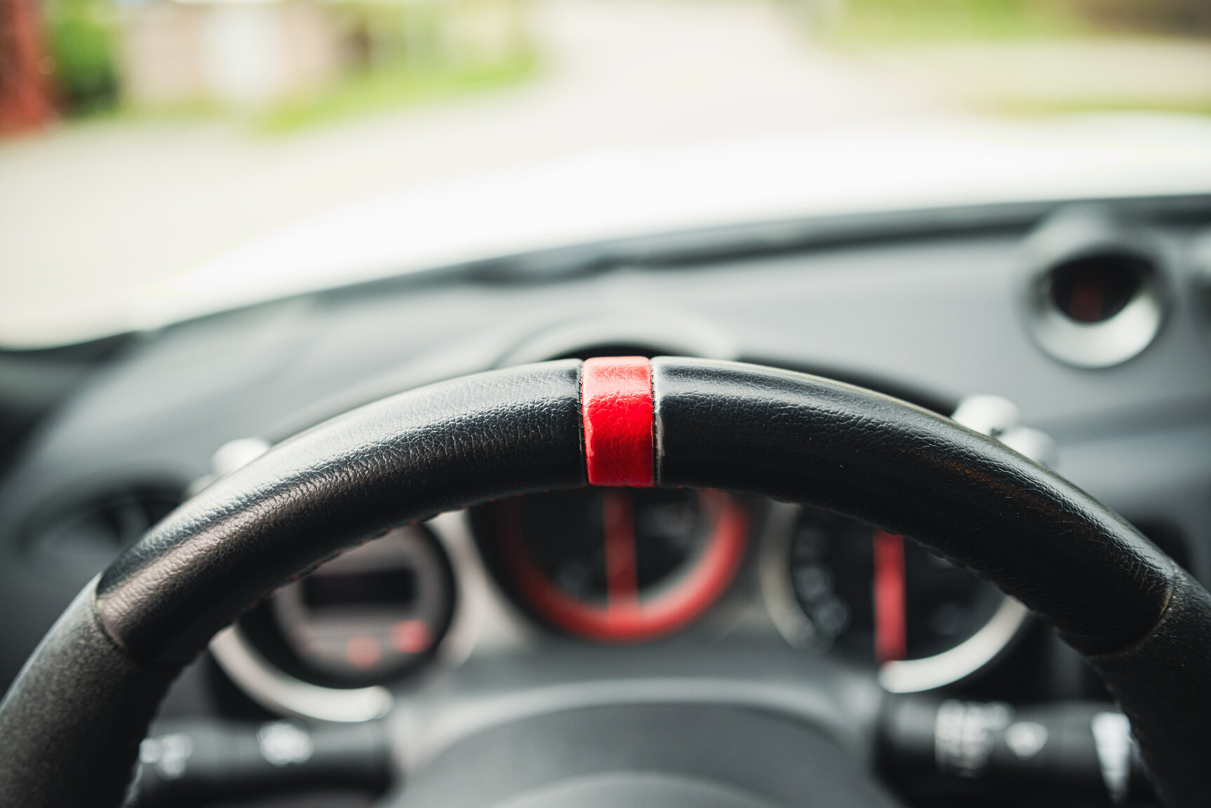 Interior image of 2014 Nissan 370Z Nismo