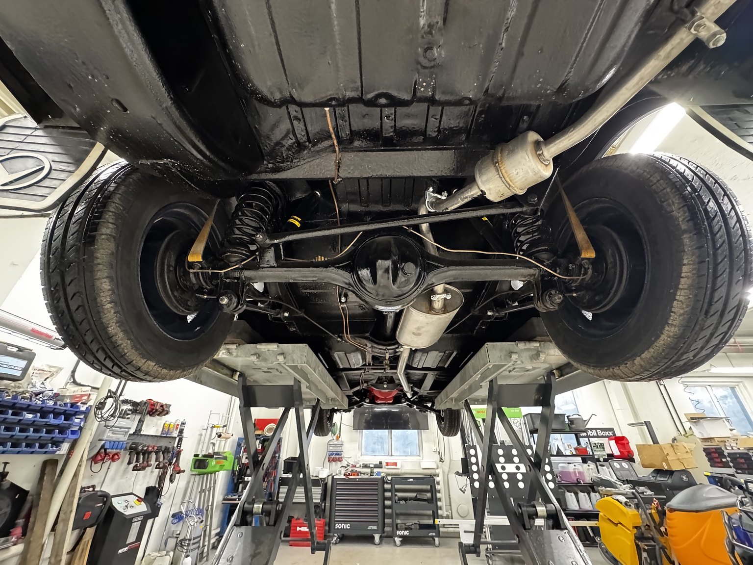 Image of 1959 Volvo Amazon mechanics