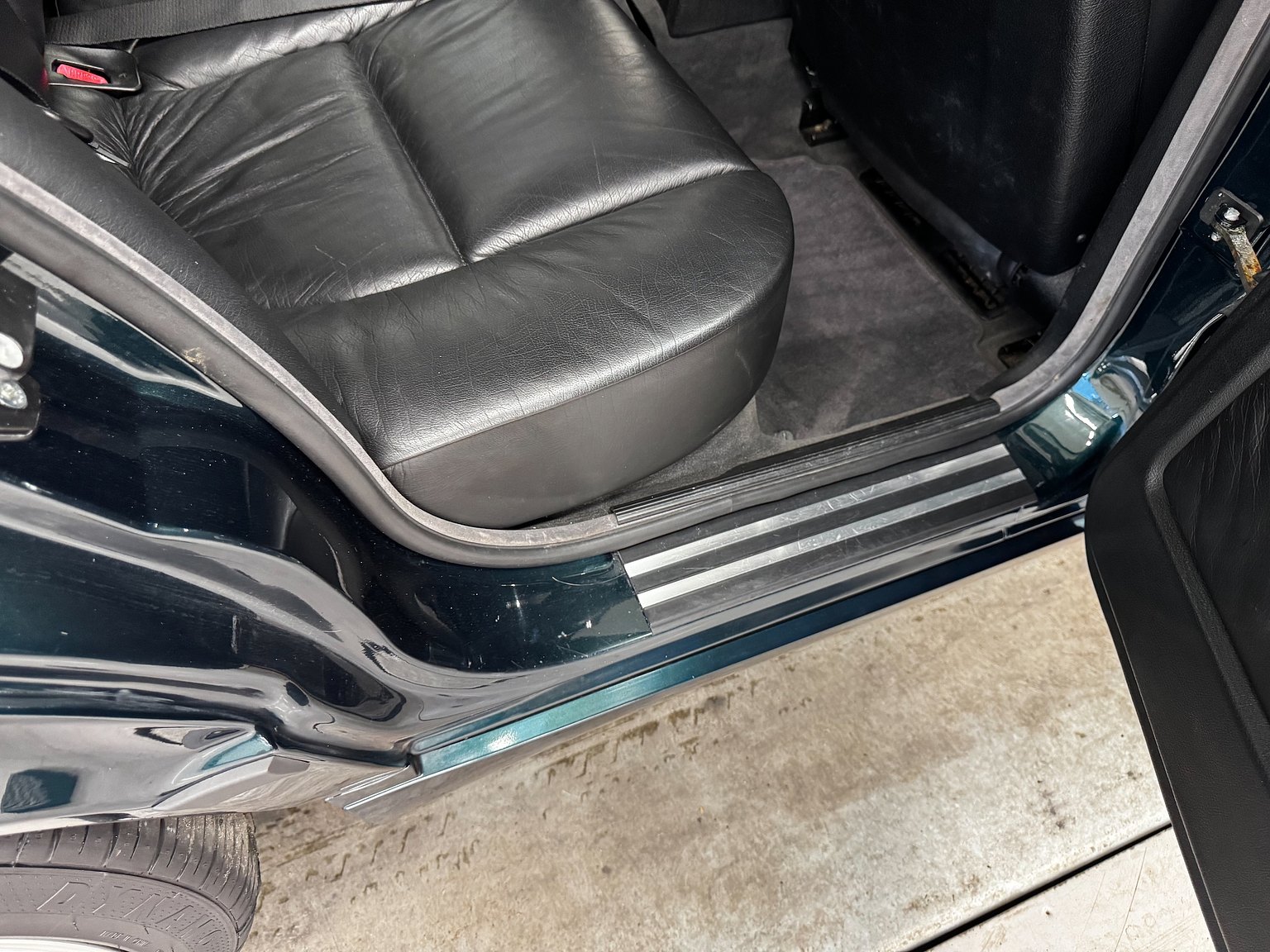 Interior image of 1995 BMW 540i Touring - NO RESERVE (37)