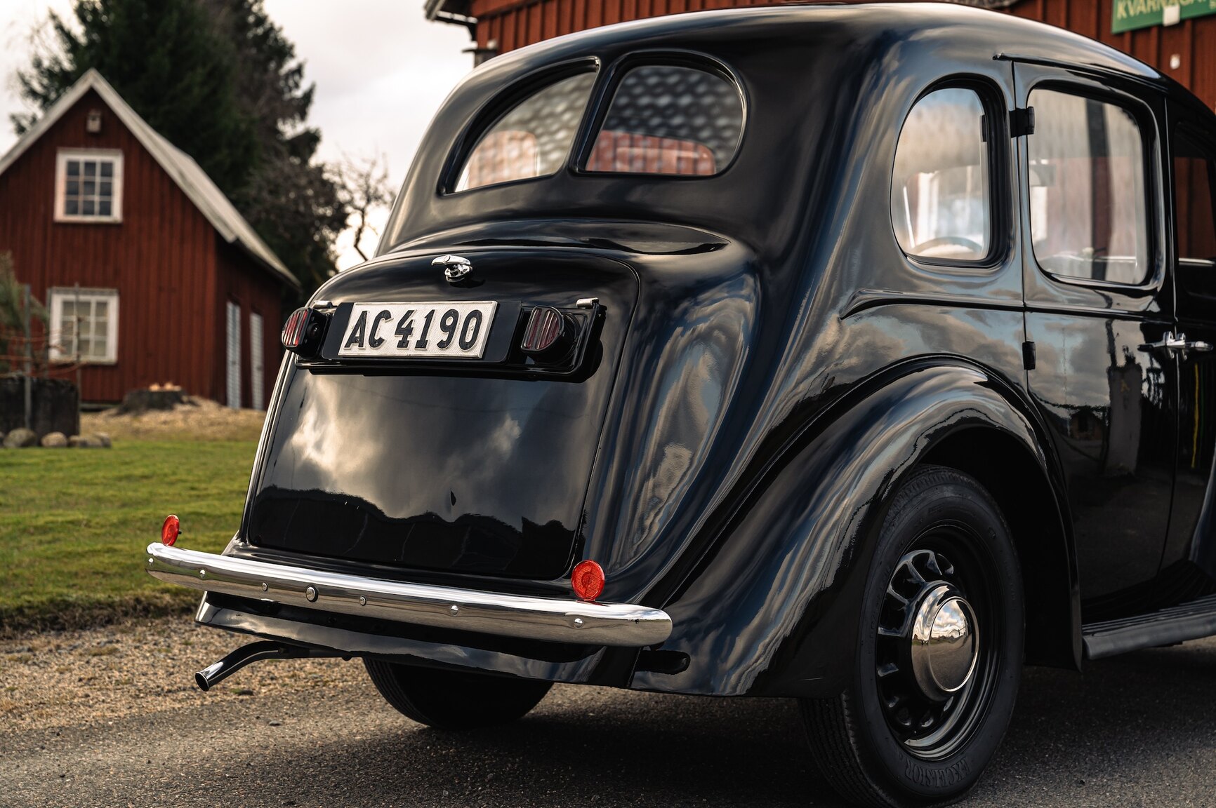 Exterior image of 1937 Austin Ten-Four 10-4