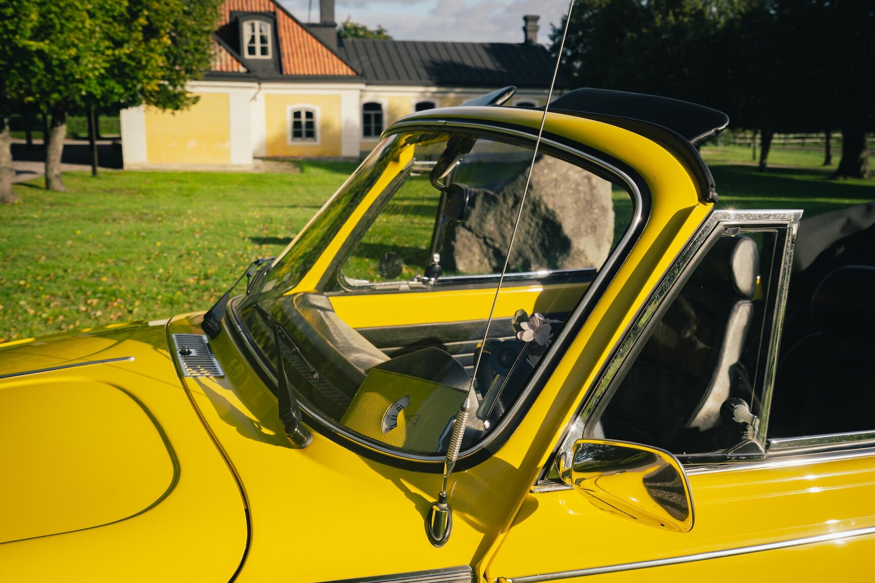 Aussenfoto 1973 Volkswagen Bubbla Karmann 1303 LS (32)