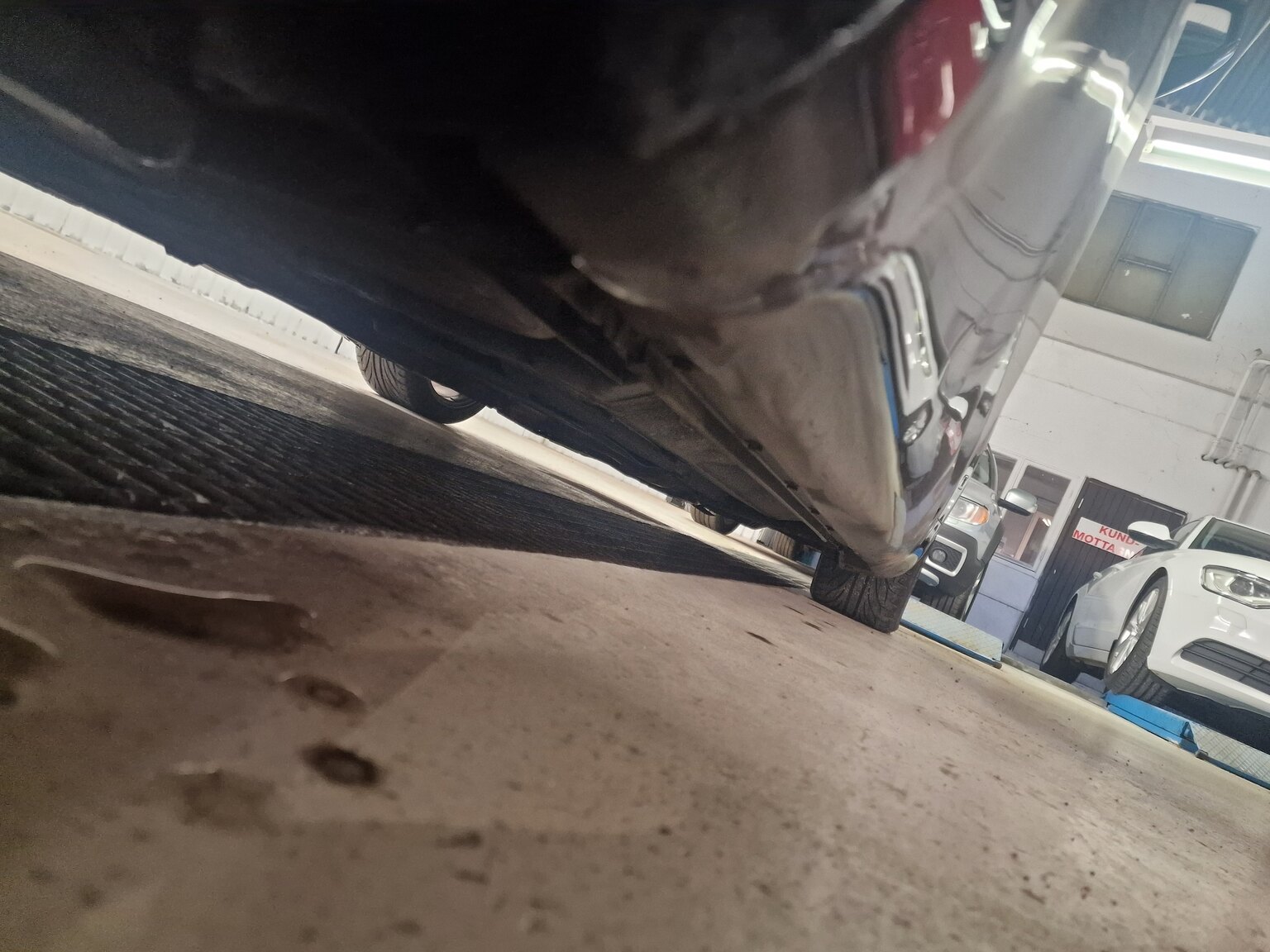 Image of 2004 Nissan 350Z mechanics