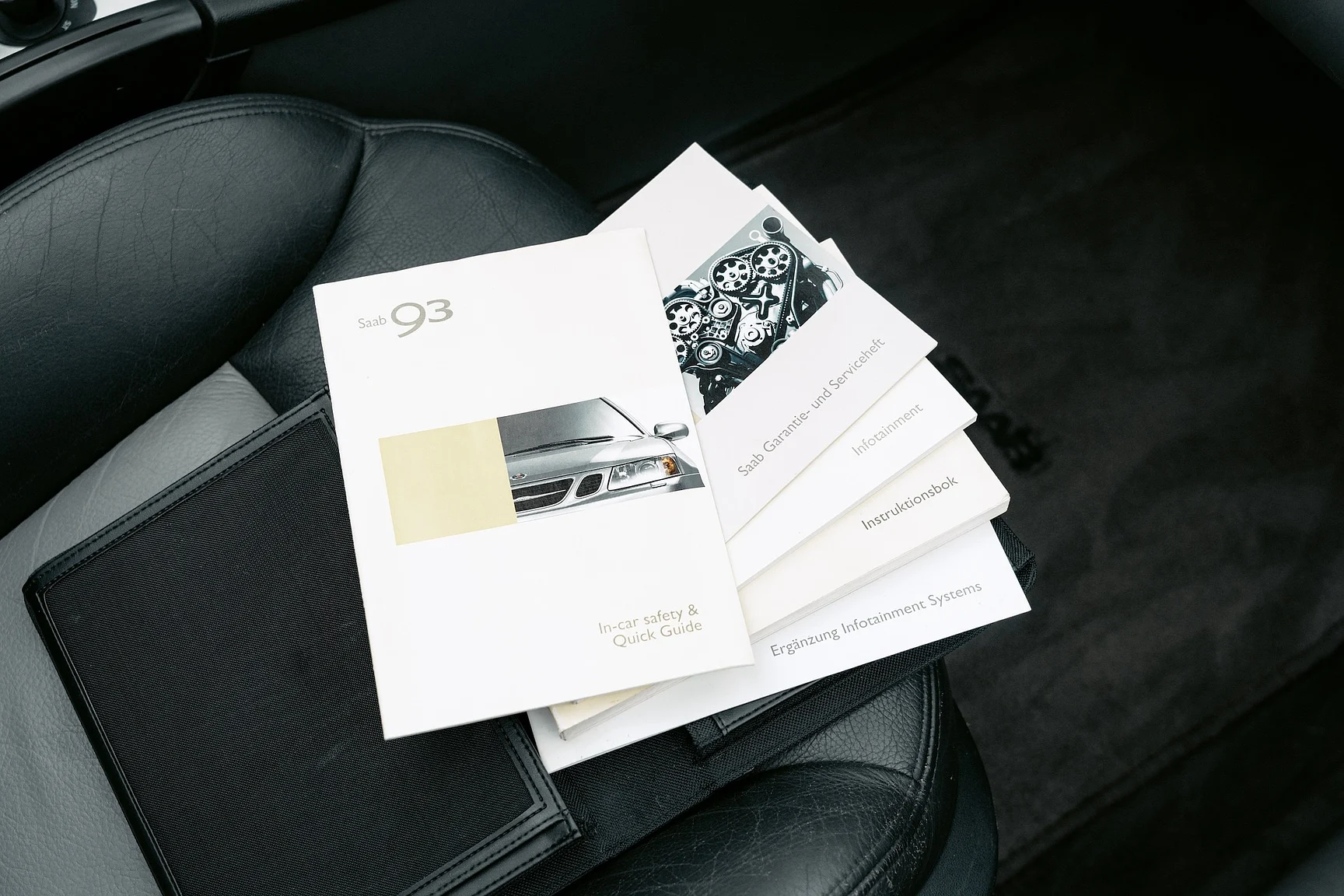 Documentation for 2004 SAAB 9-3 Aero 2.0T Cabriolet (1)