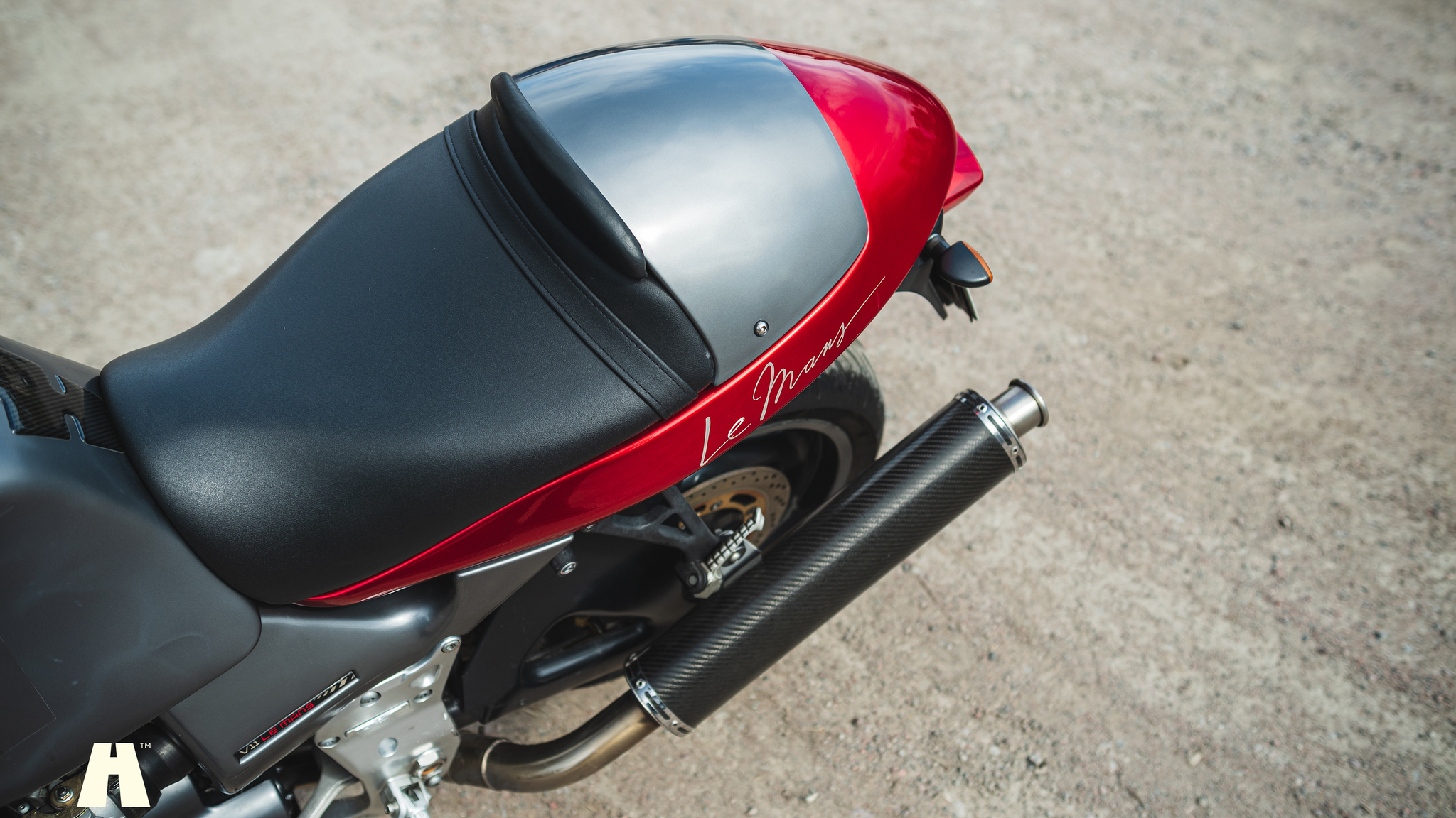 Exterior image of 2002 Moto Guzzi V11 Le Mans (17)